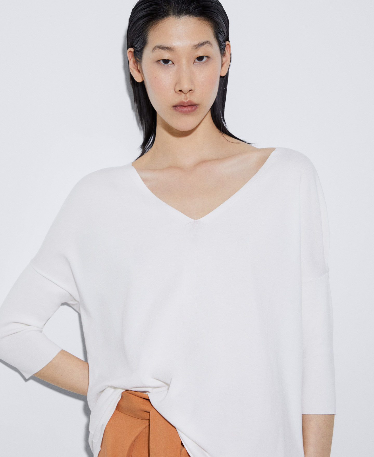 V-neck sweater in viscose image number 3