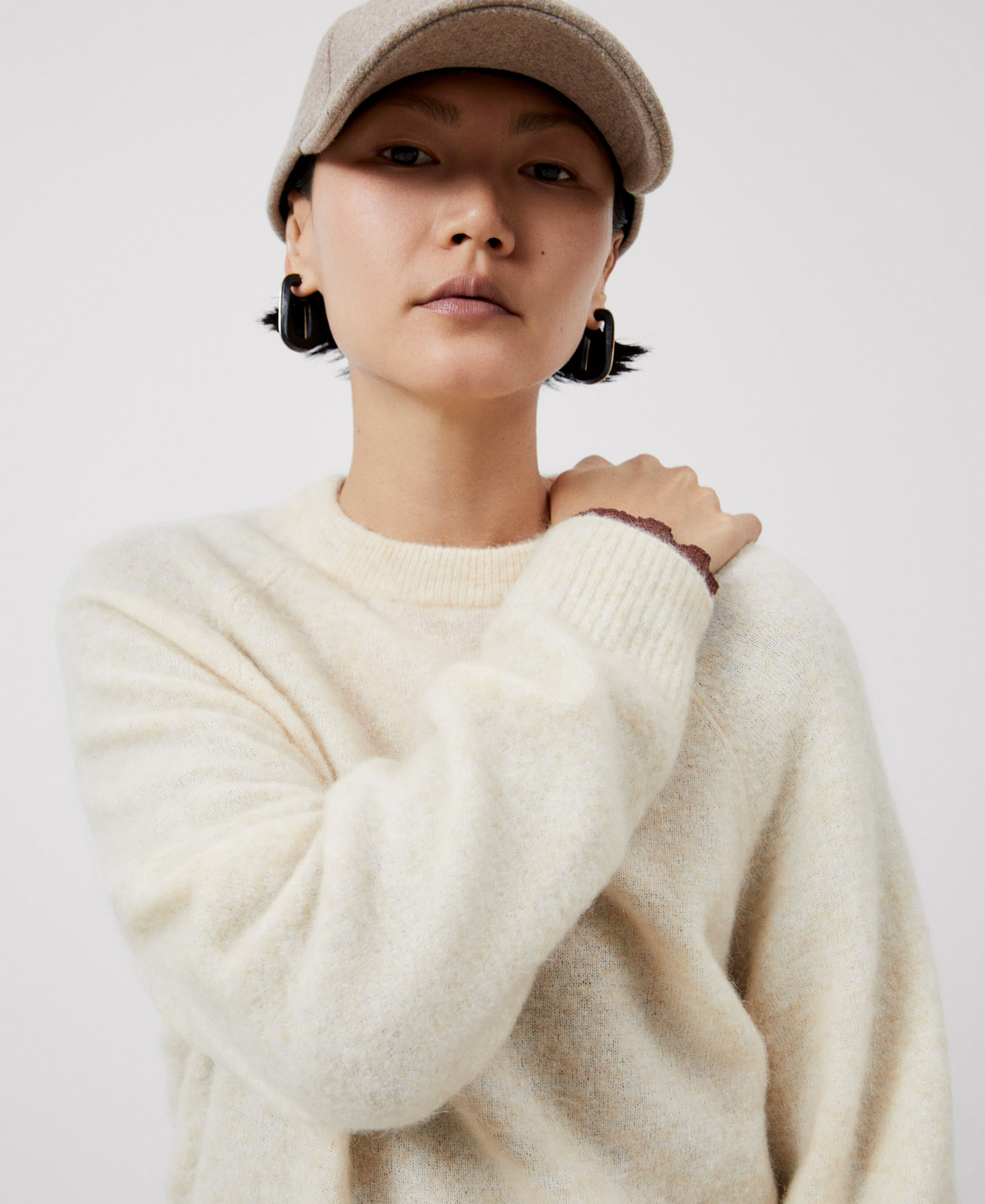 Mohair short sweater image number 3