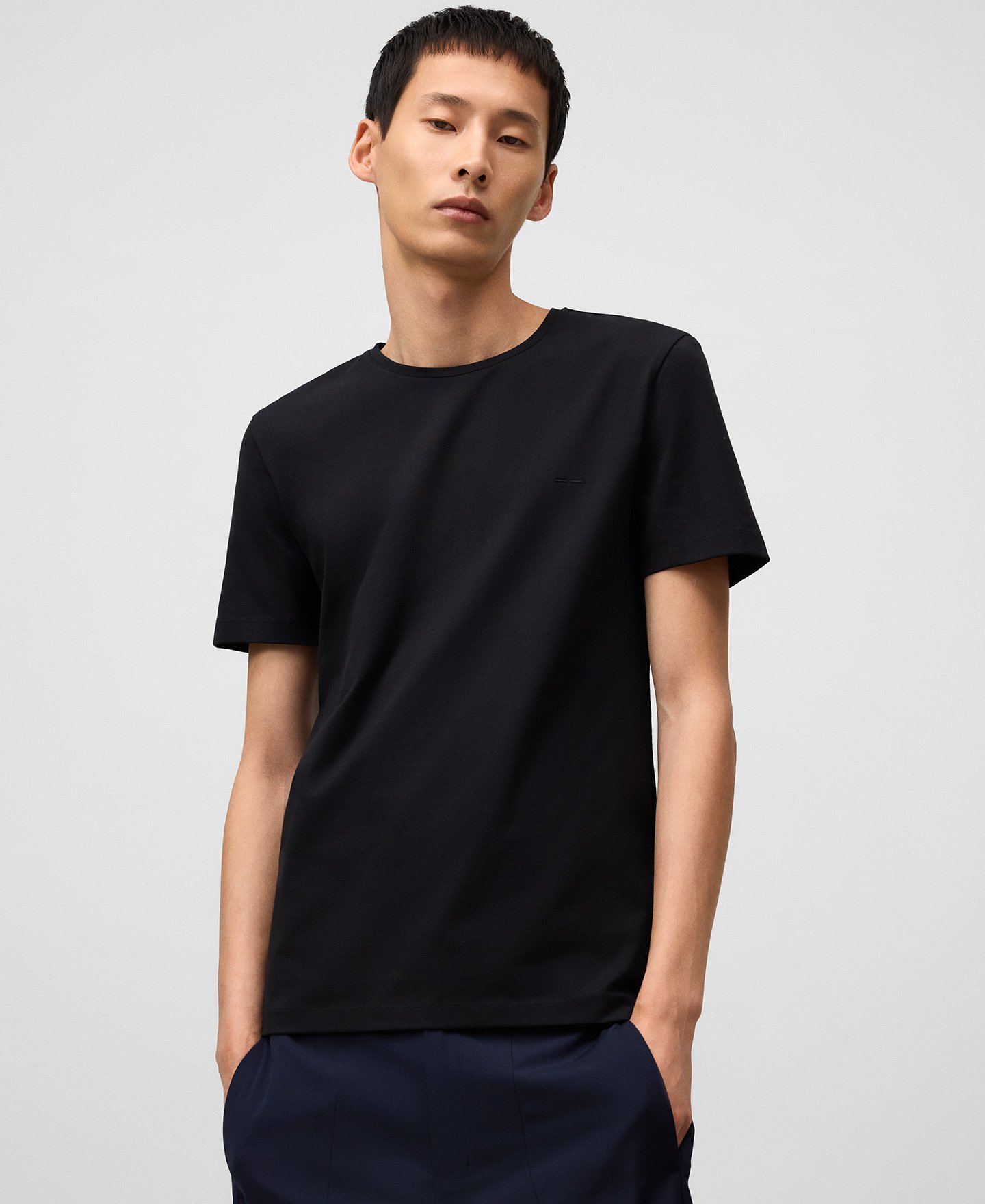 Organic cotton slim fit T-shirt man image number 0