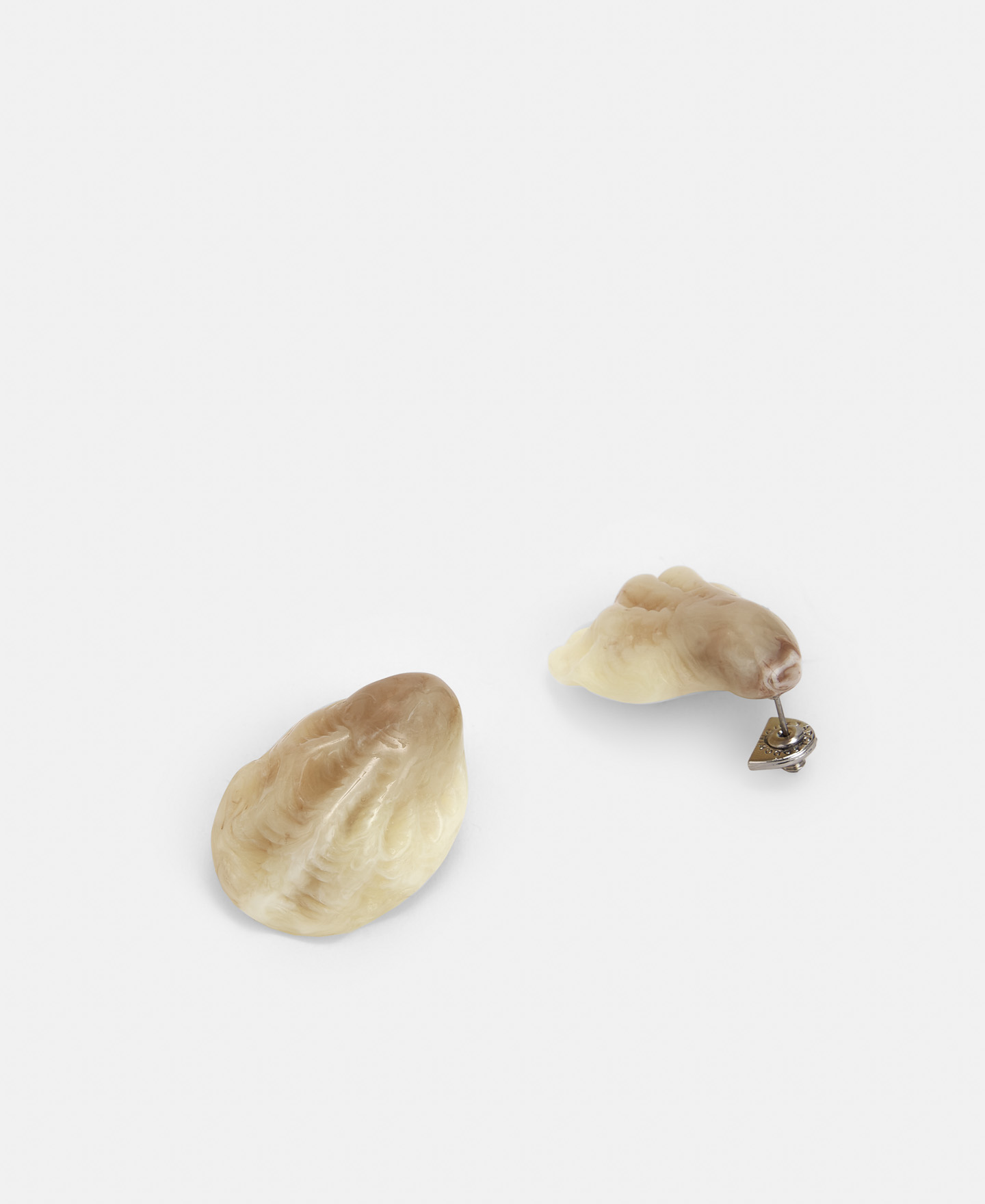 Pendientes concha en resina image number 1