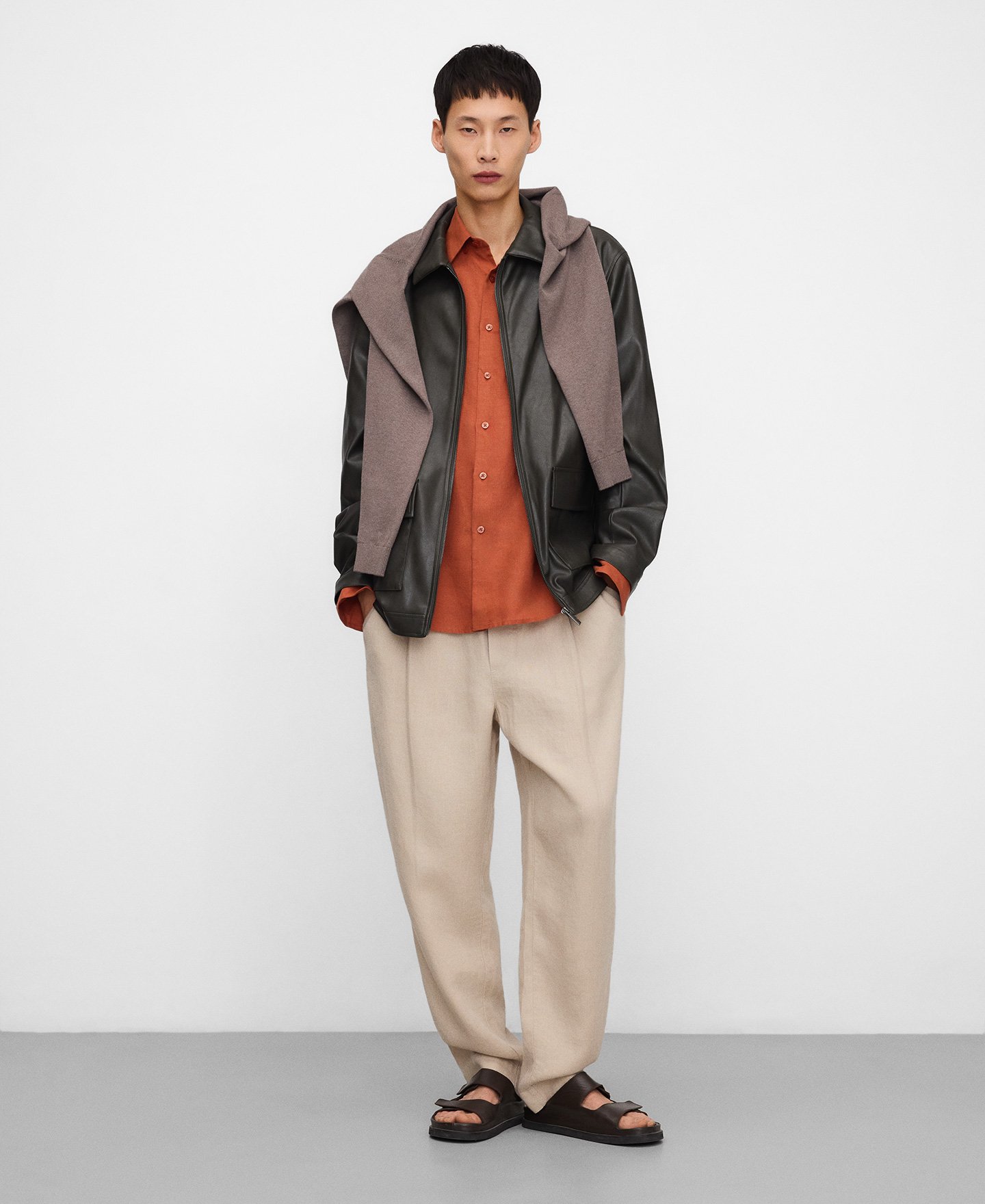 Linen regular fit spread collar shirt image number 1