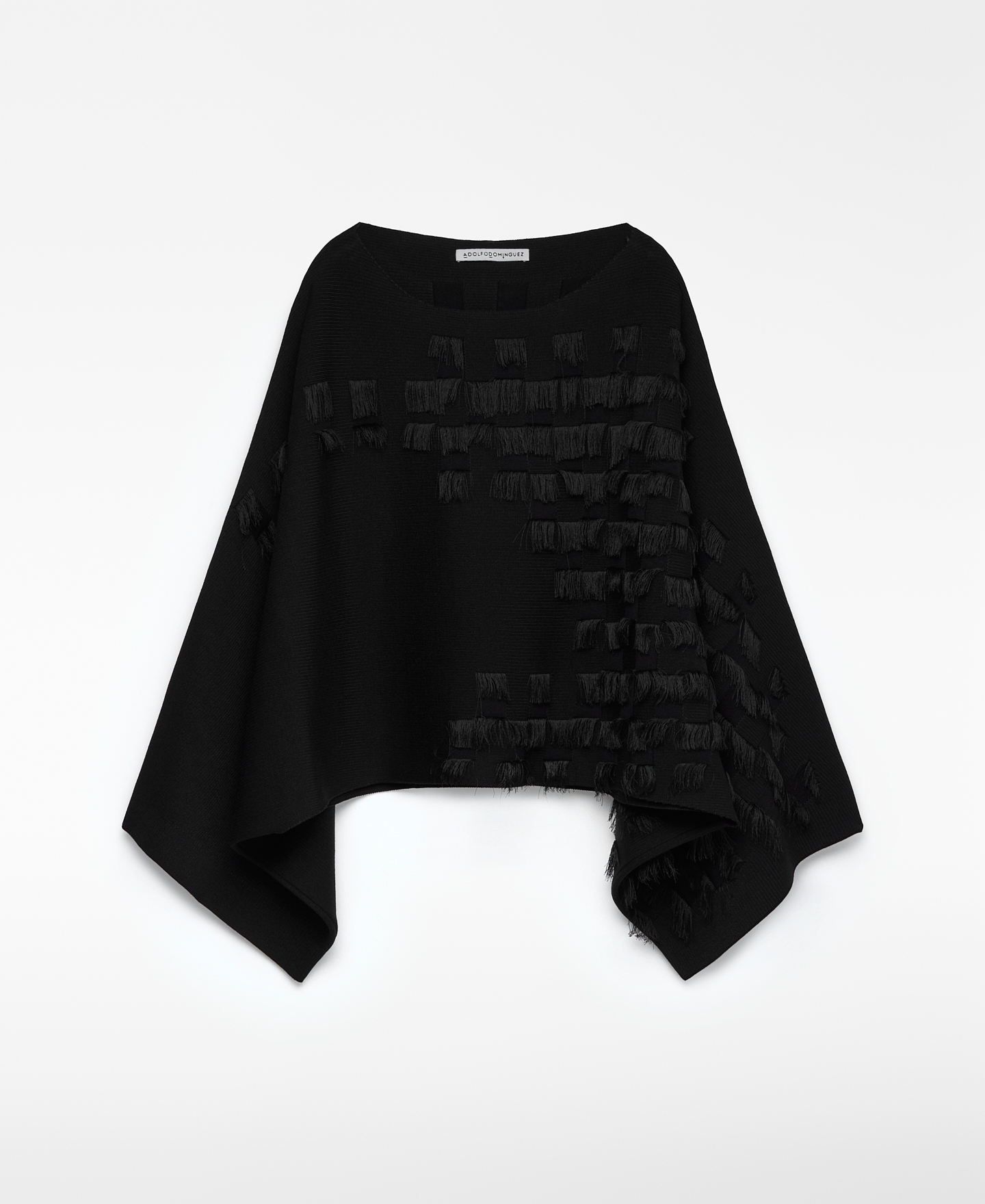 Fringe detailing short knit cape woman image number 4