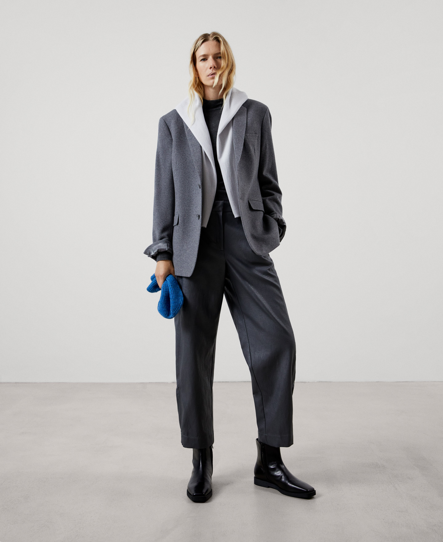 Viscose wide ankle length trousers image number 1