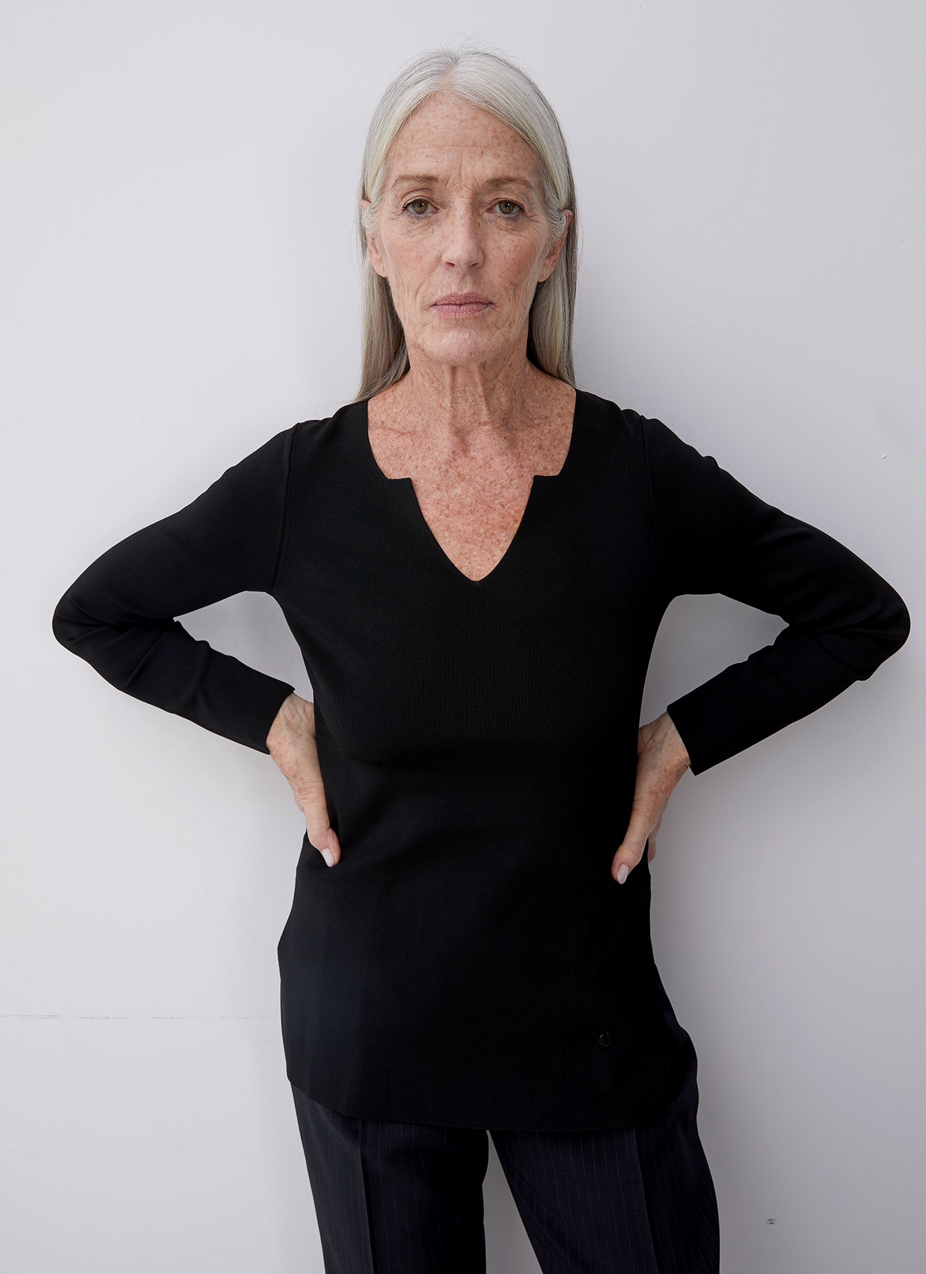 V-neckline viscose sweater image number 0