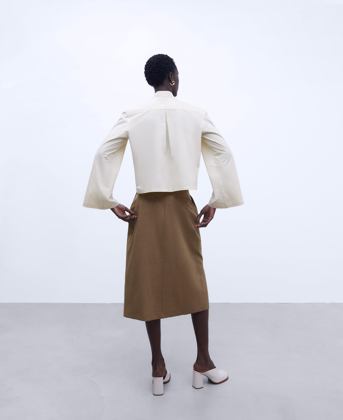 Wide organic cotton shirt image number 2