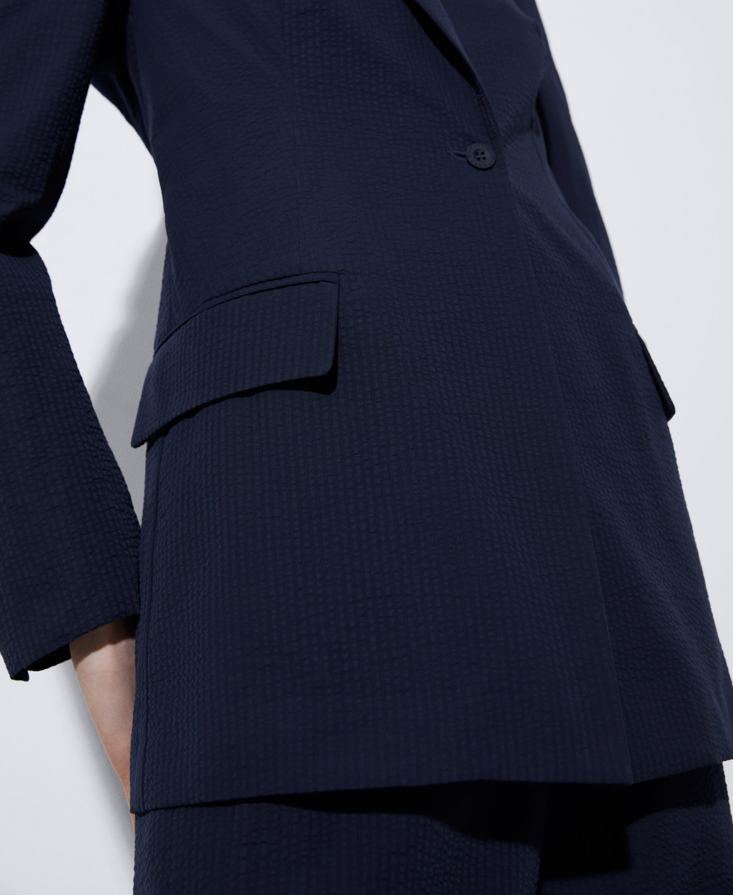 Tailored blazer in responsible cotton image number 3