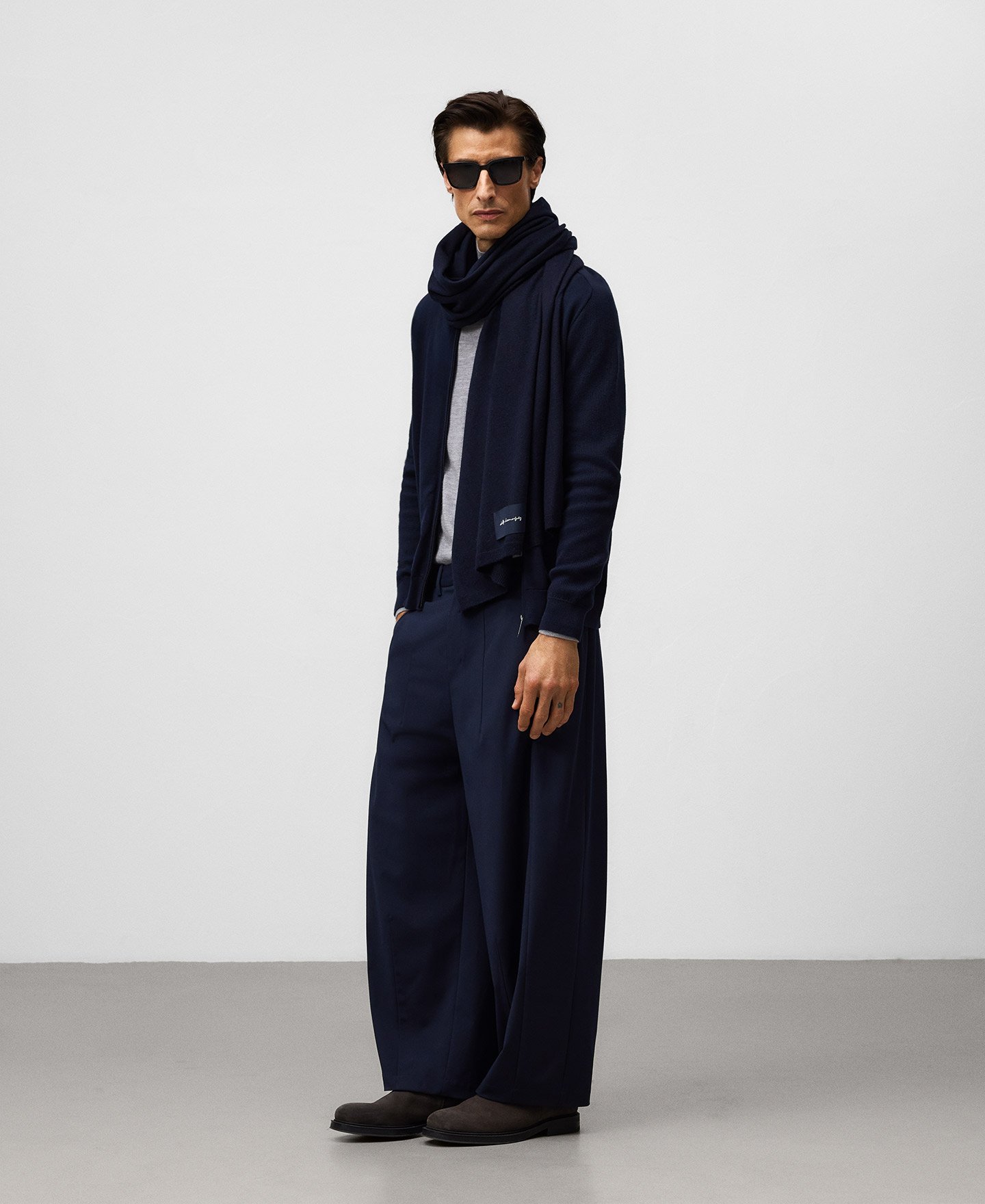 Merino wool scarf man image number 3