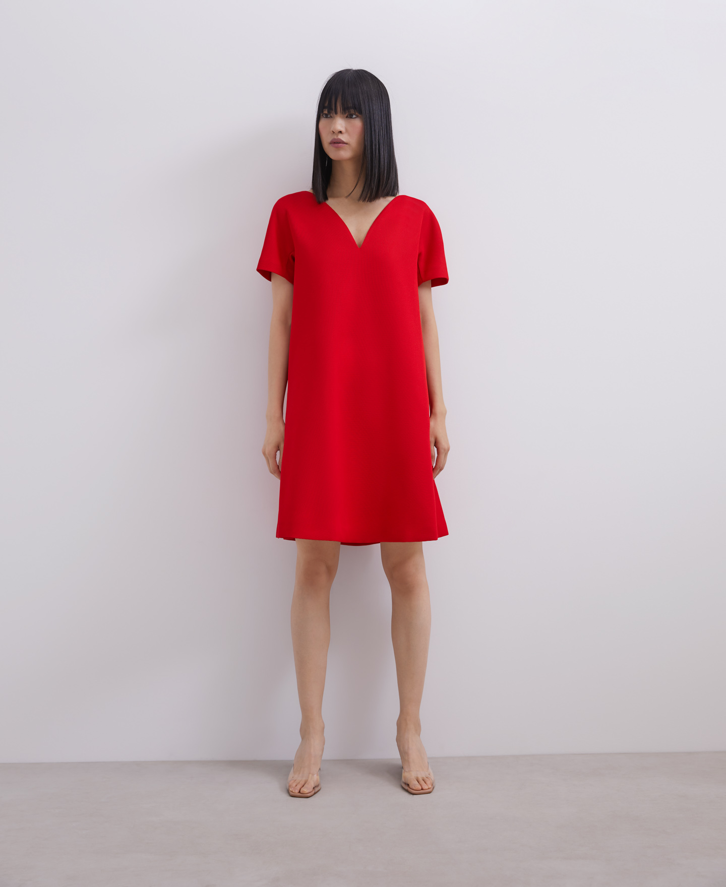 Vestido línea A con escote pico image number 3