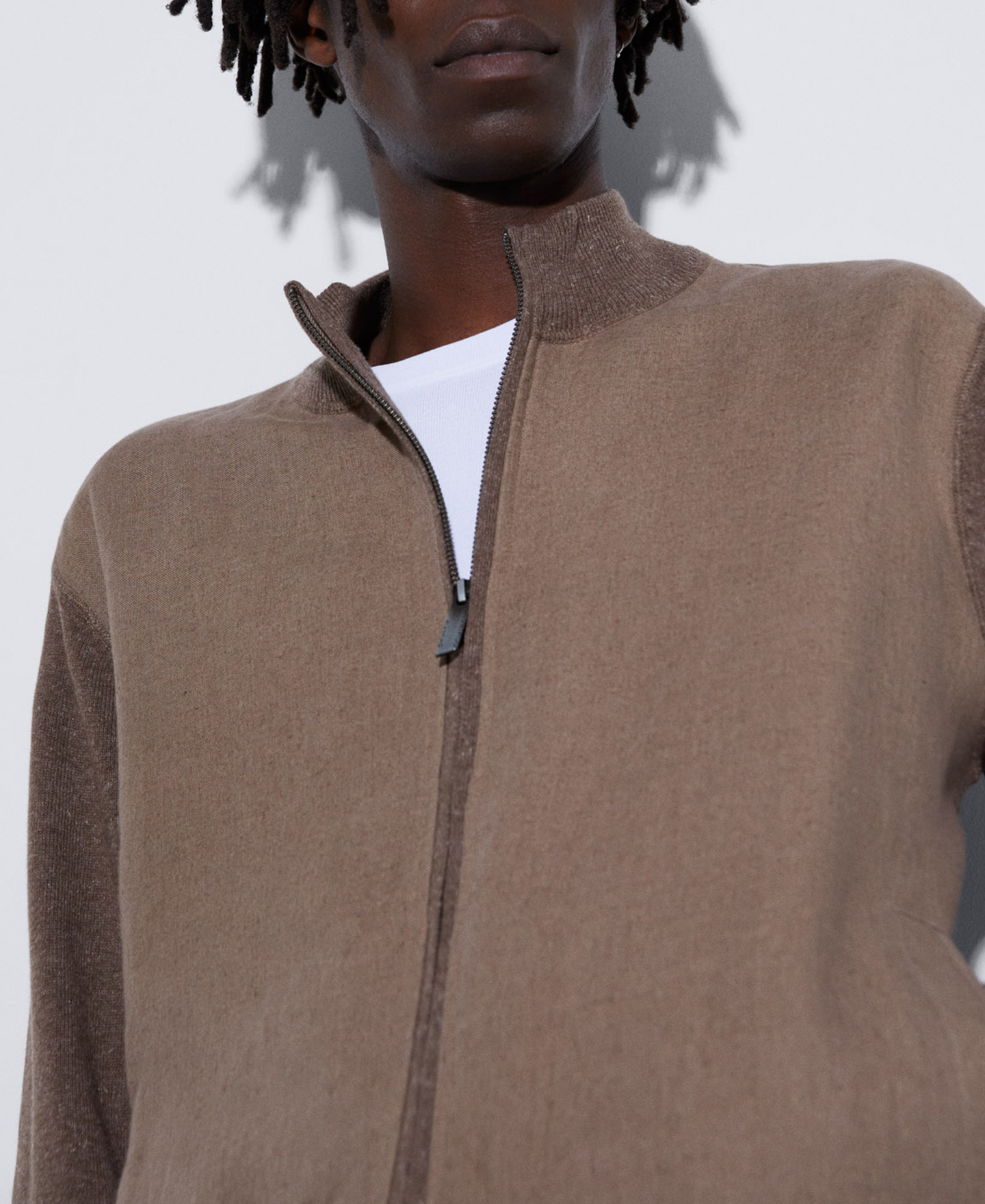 Knitted jacket in linen and cotton image number 3
