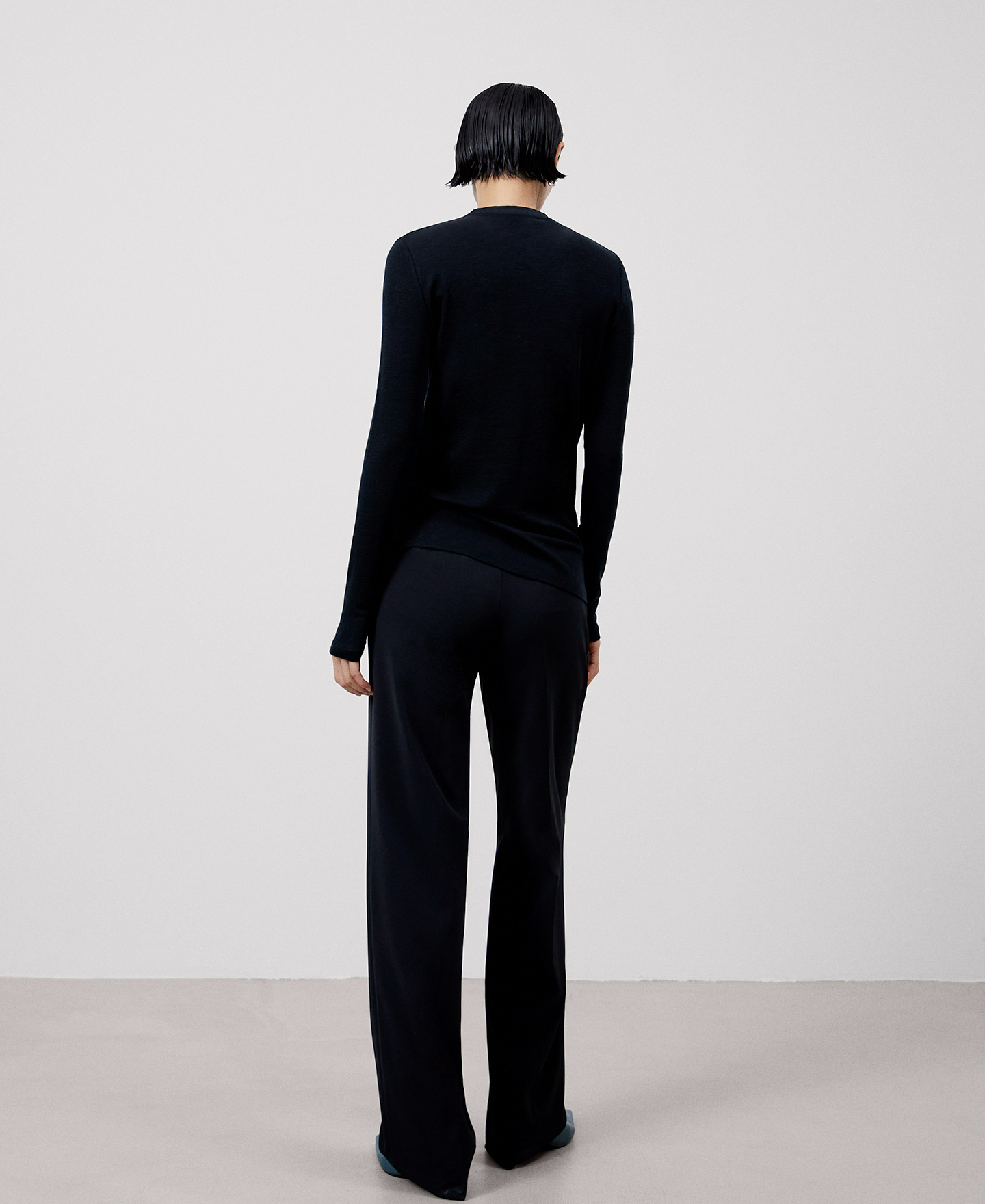Long sleeve merino wool sweater image number 2