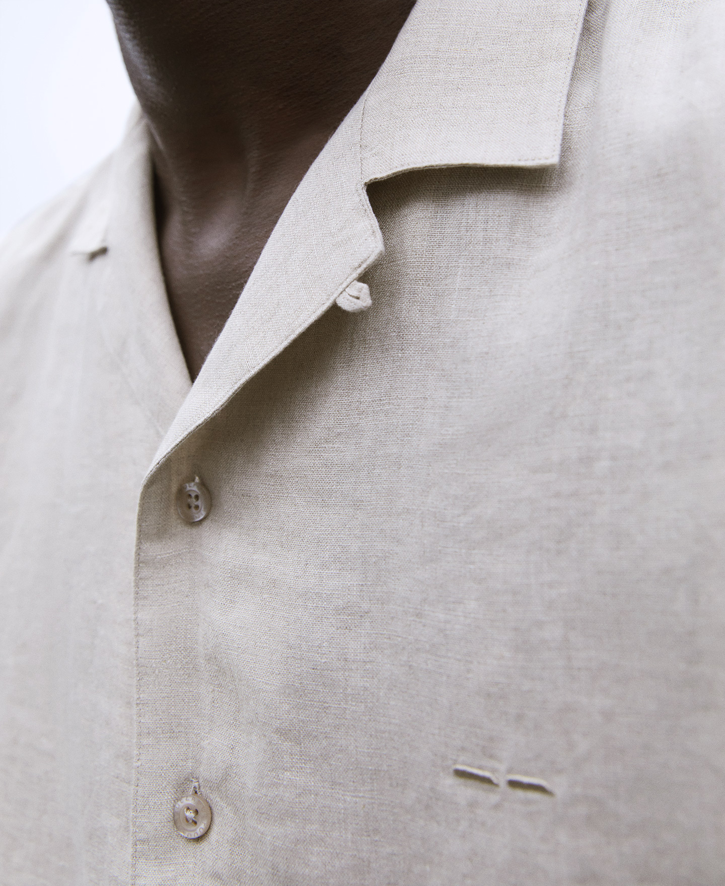 Camisa cuello bowling en lino image number 3