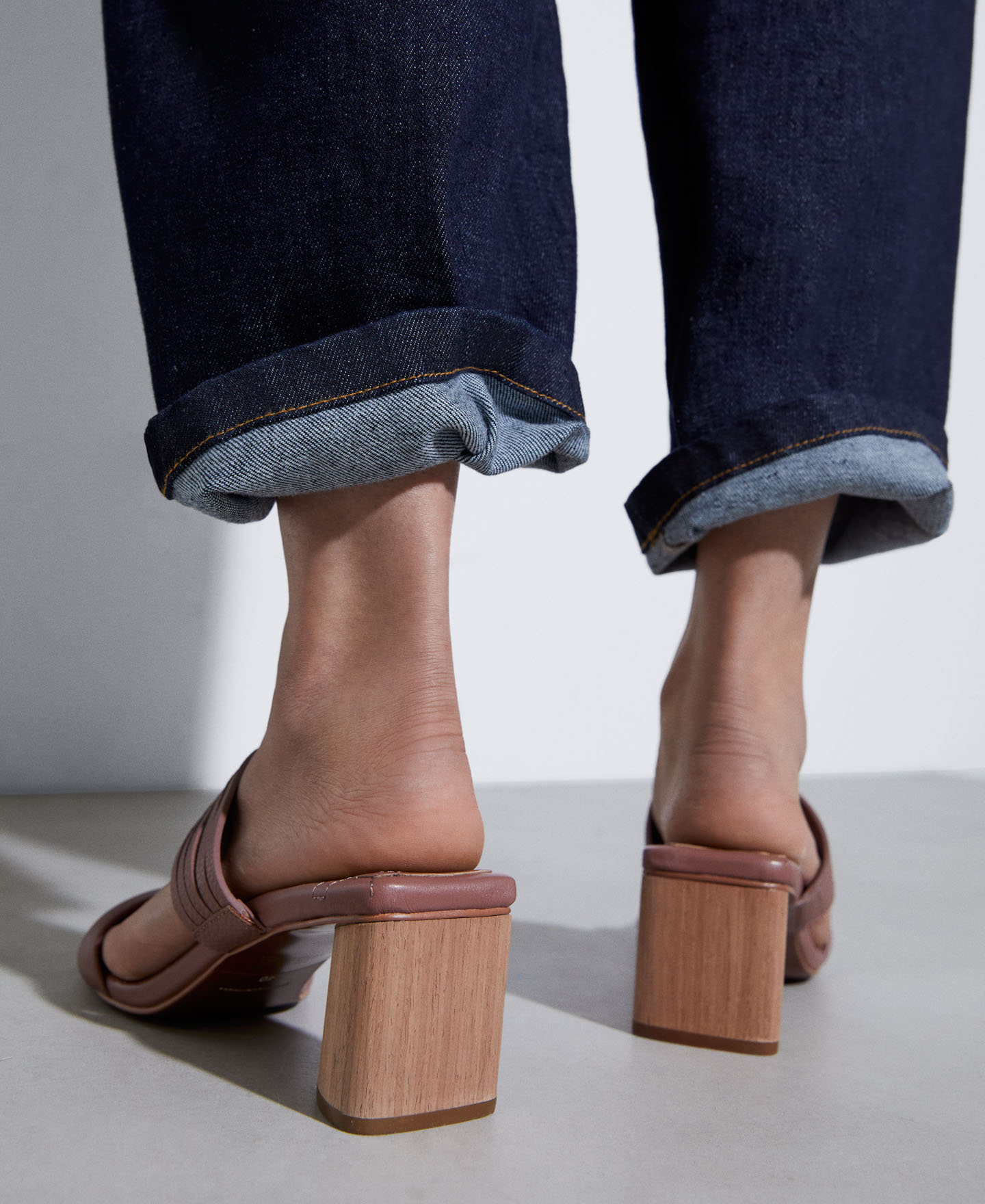 Square leather sandal with wooden heel image number 4