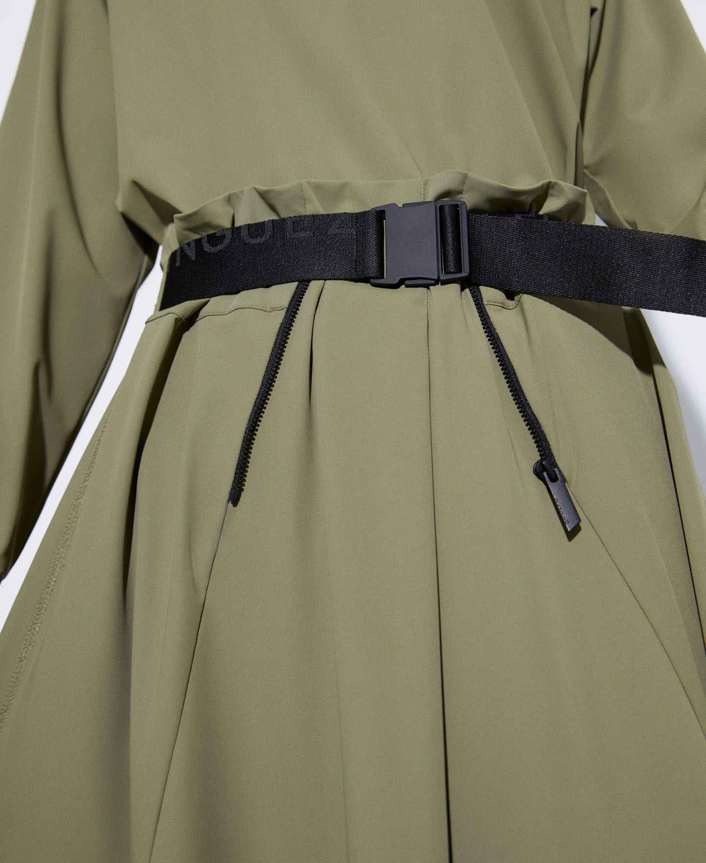 Convertible skirt in recycled nylon image number 3