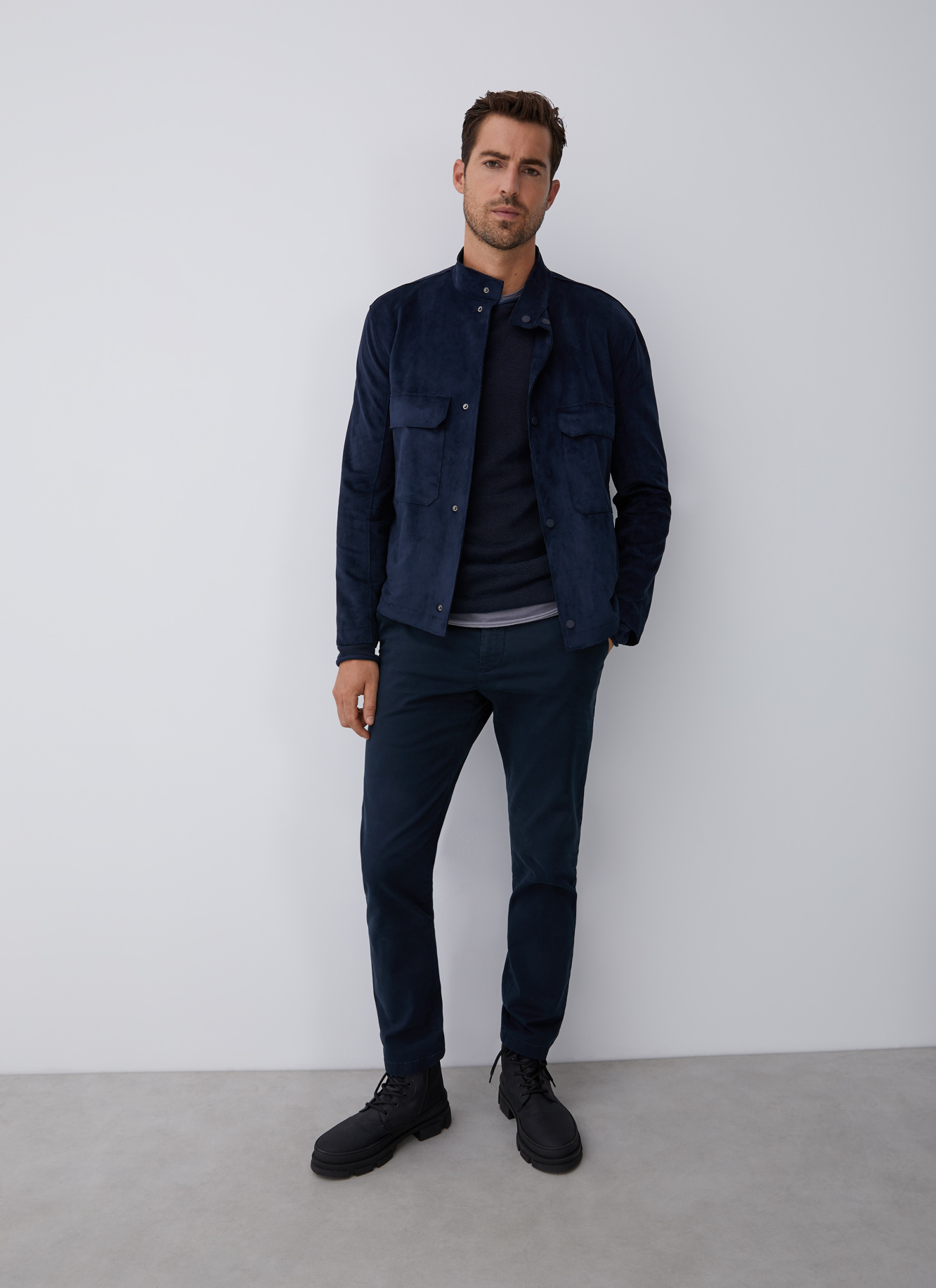 Elastic cotton chino trousers image number 4