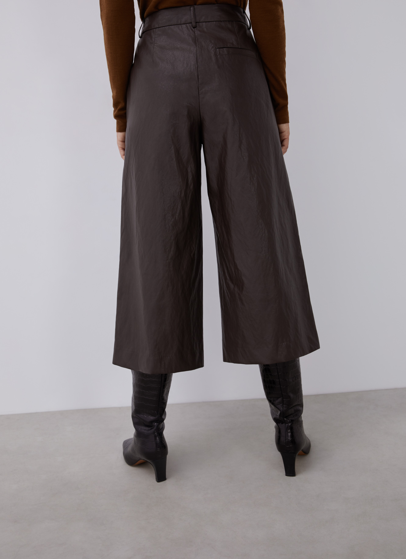 Eco-leather straight pants image number 1