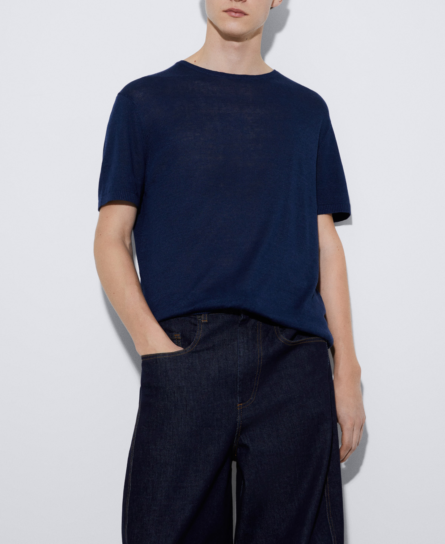 Linen knitted crew neck t-shirt image number 0