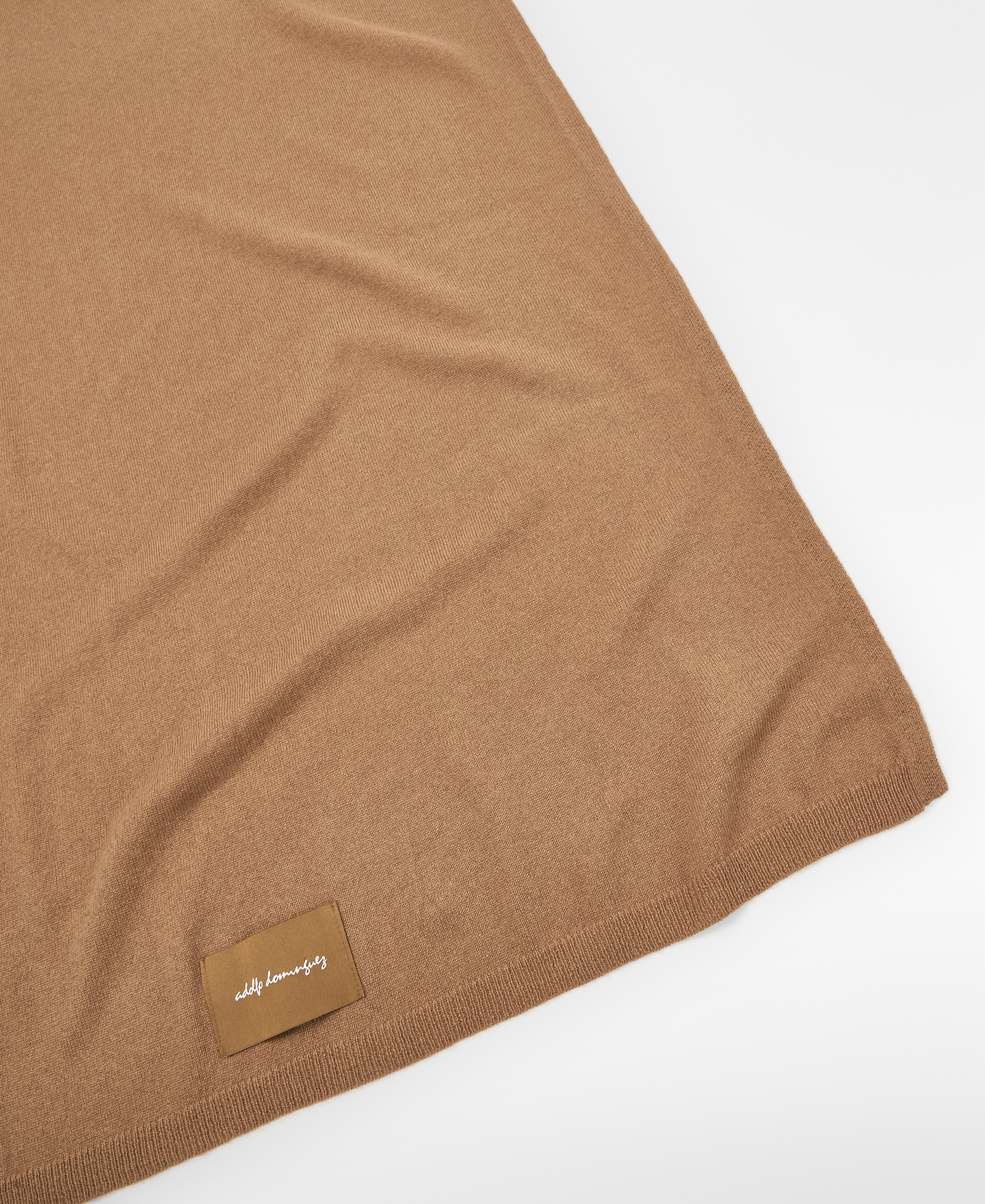 Merino wool plain-knit scarf image number 2