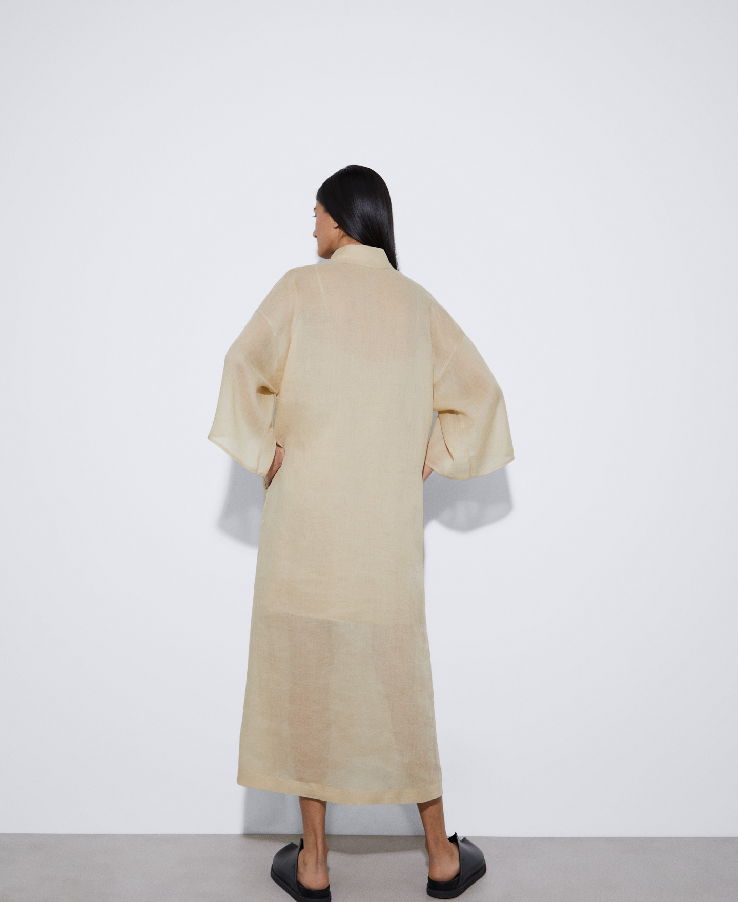 Vestido cuello Mao en ramio image number 2