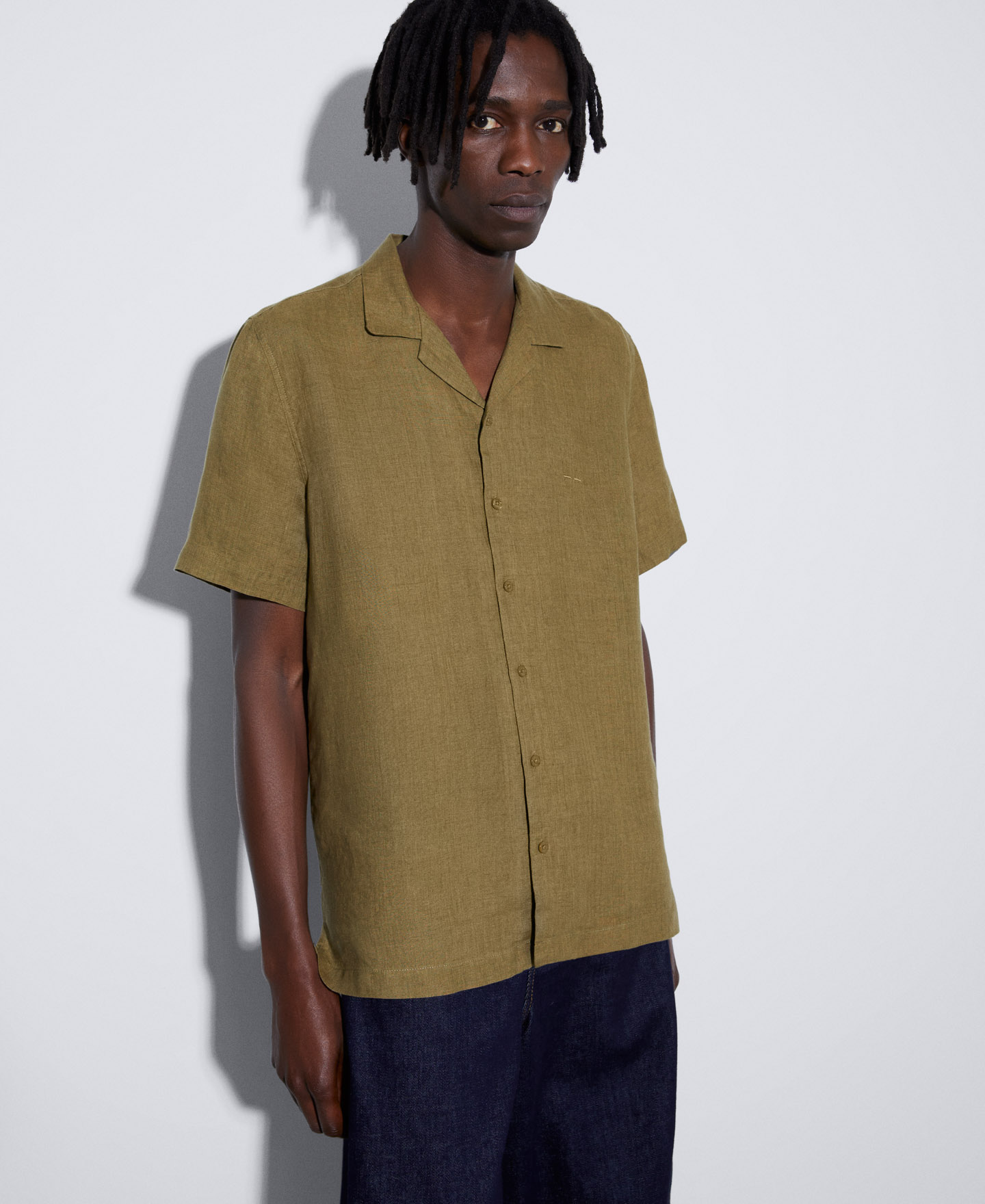 Bowling neck linen shirt image number 0