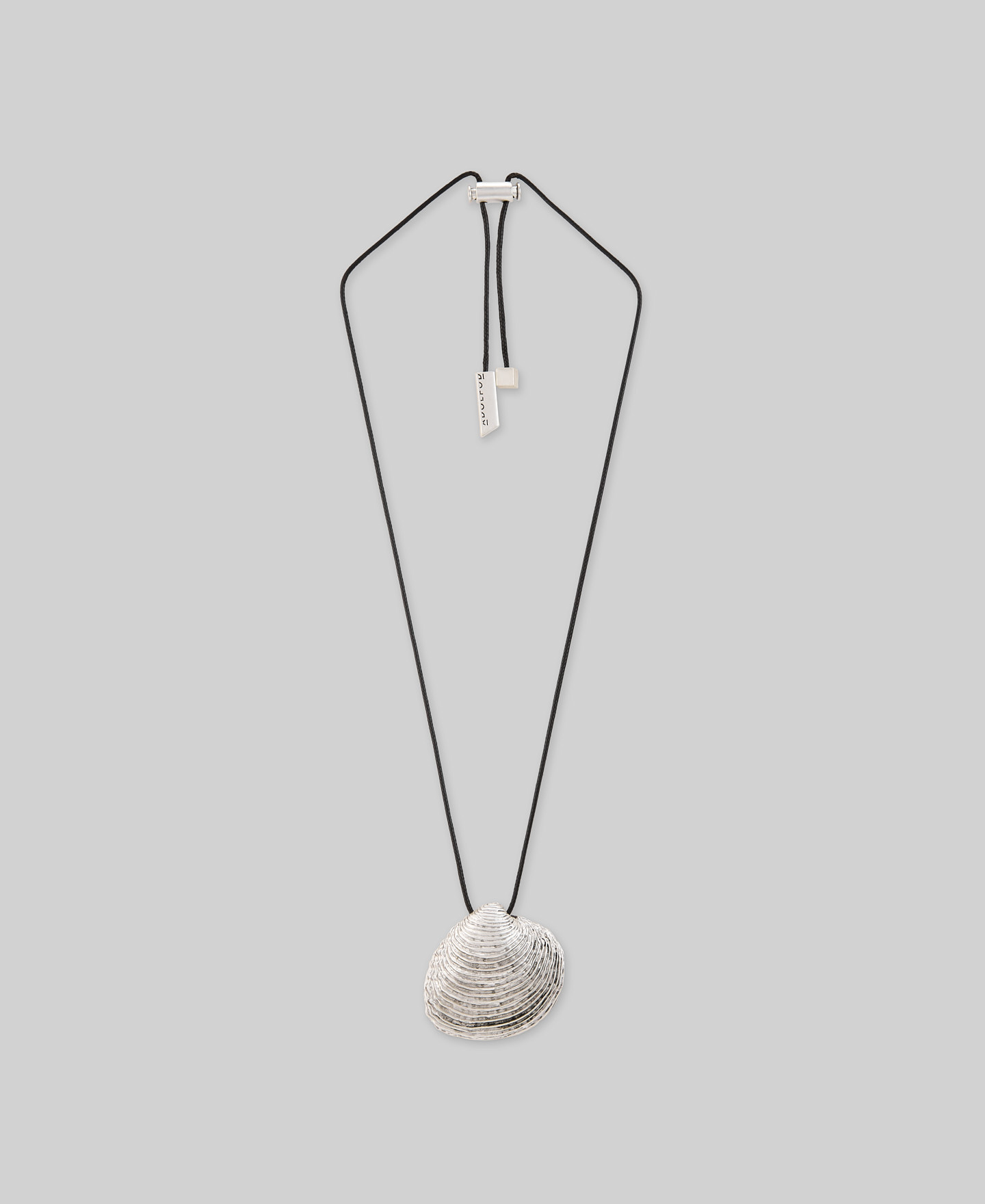 Collar concha plateada mujer image number 0