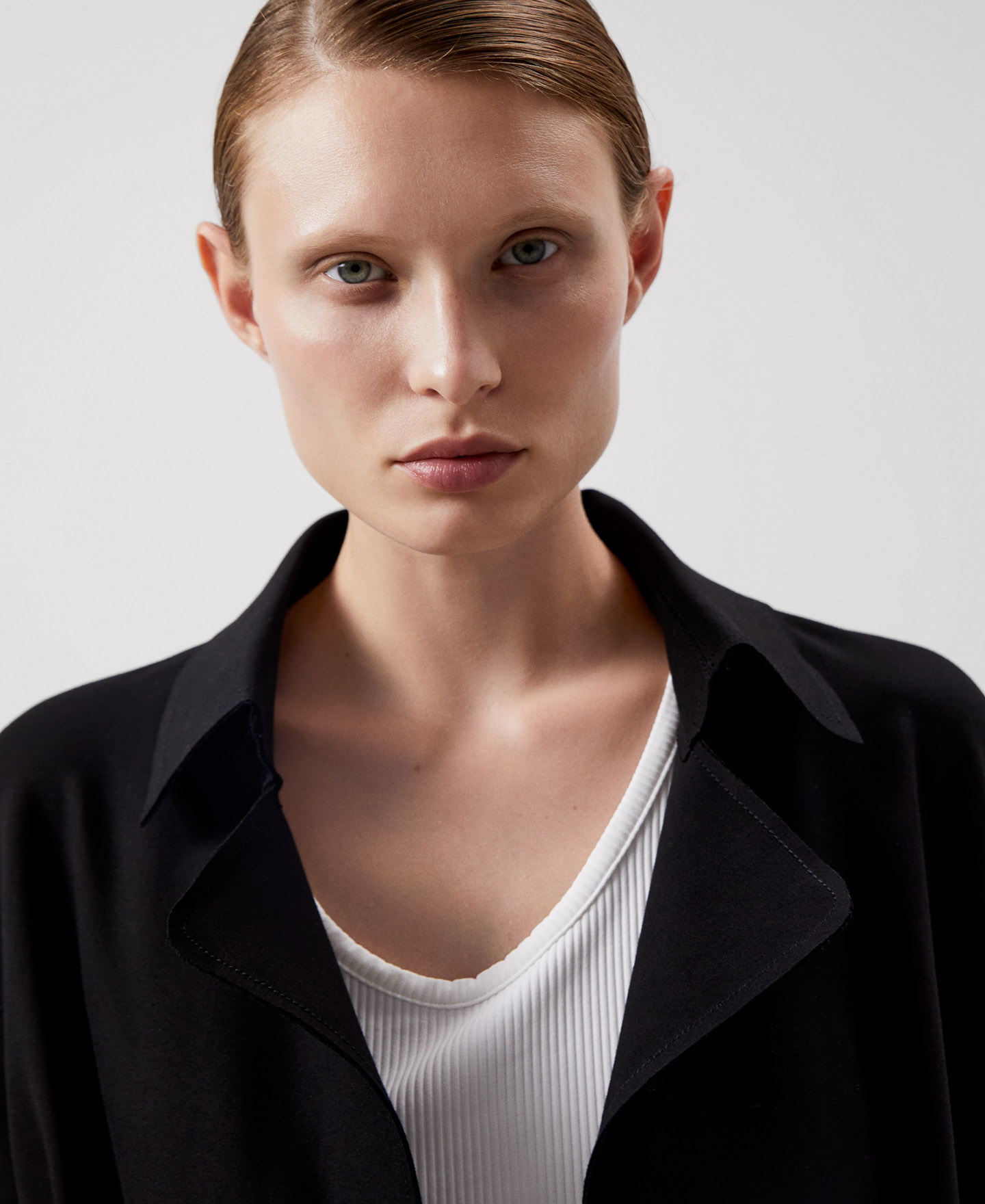 Gabardina punto de viscosa responsable image number 3