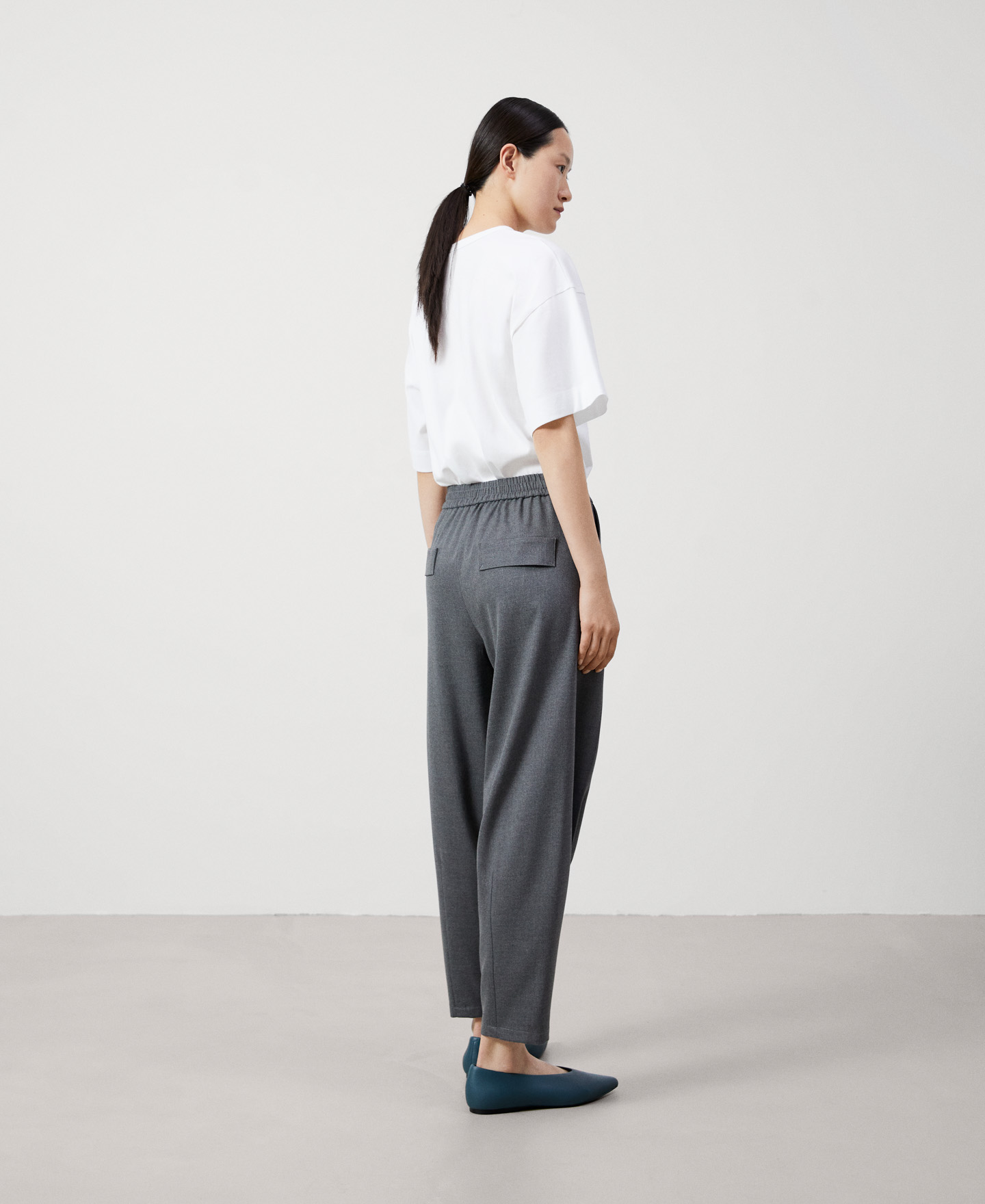 Pantalón jogger en poliéster reciclado image number 2