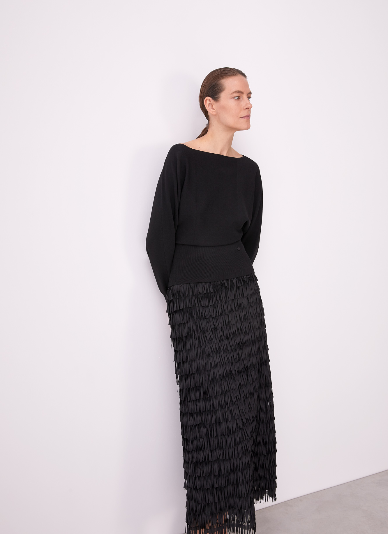 Thick stretch sweater with ribbed waist image number 4