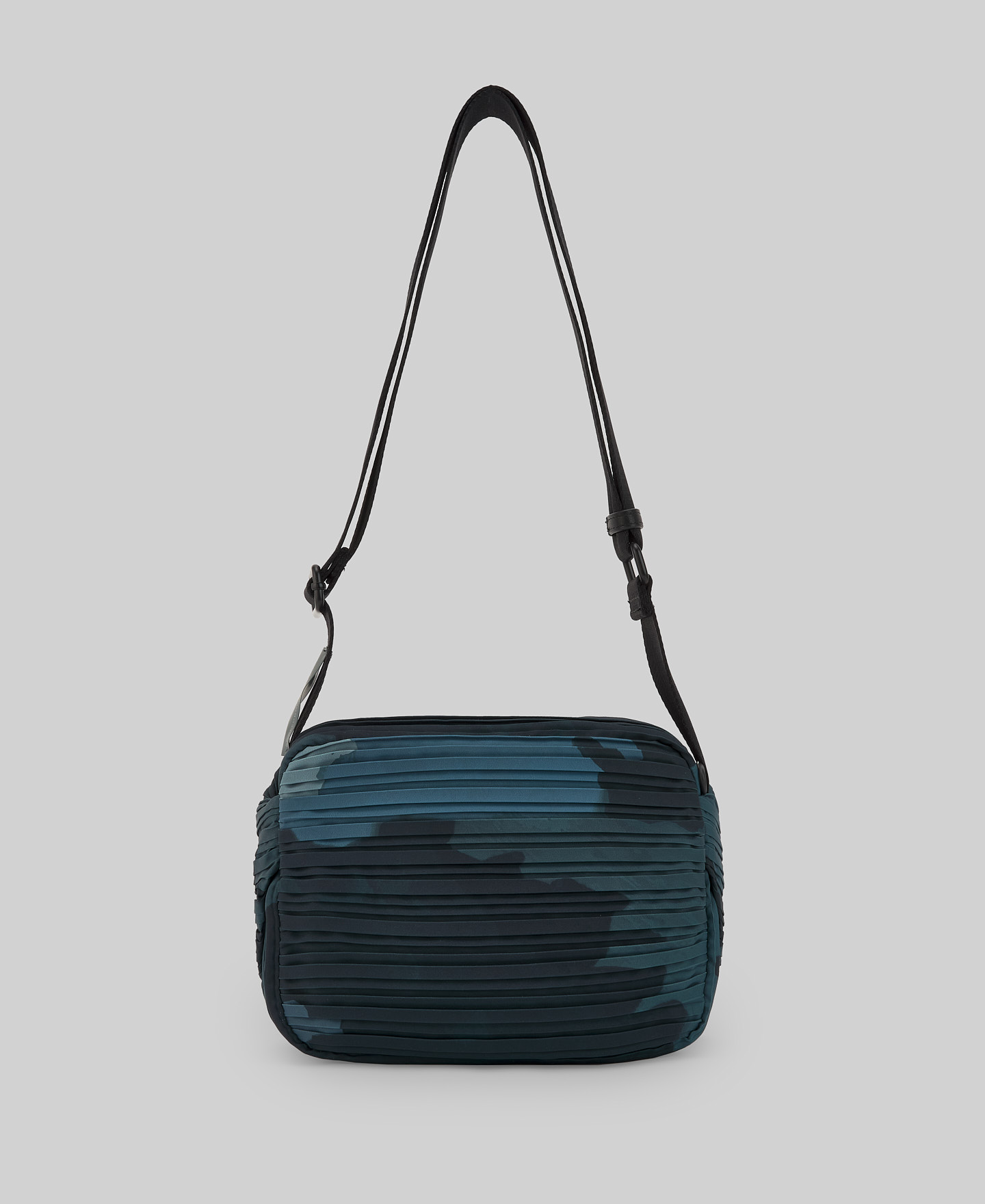 Medium crinkle crossbody woman image number 1