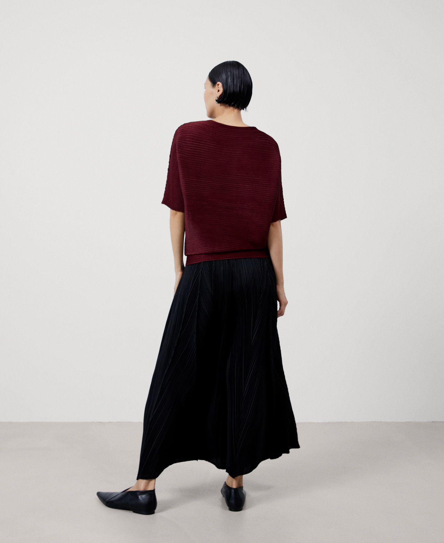 Crinkle bat sleeve sweater image number 2