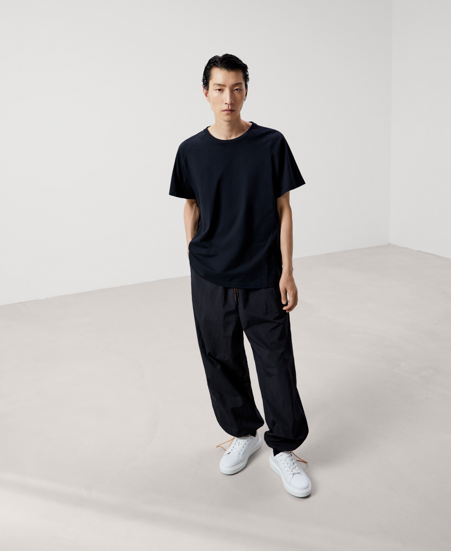 Oversize cut-out cotton T-shirt image number 1