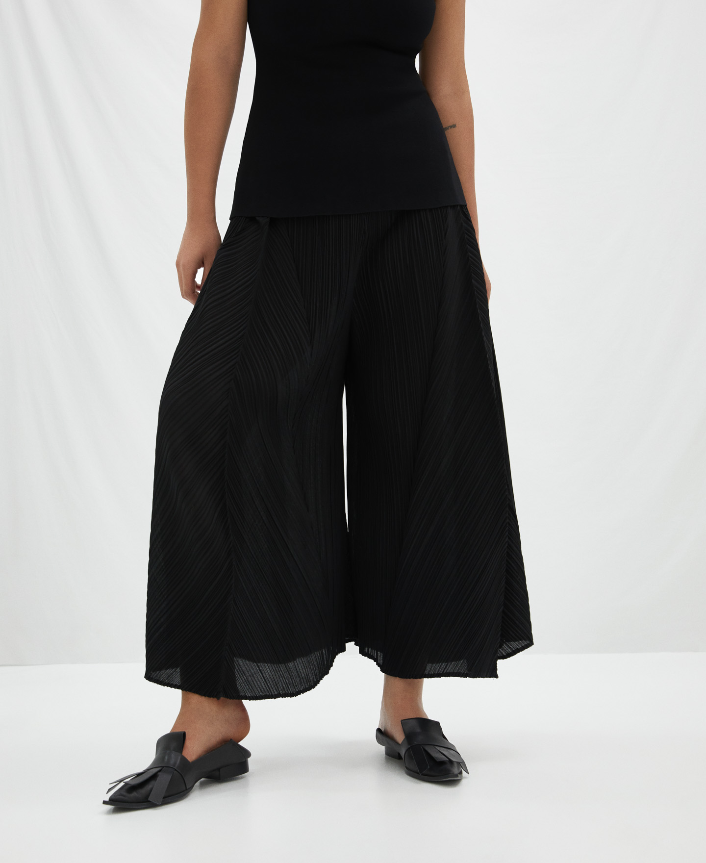 Pantalón con godet en crinkle image number 0