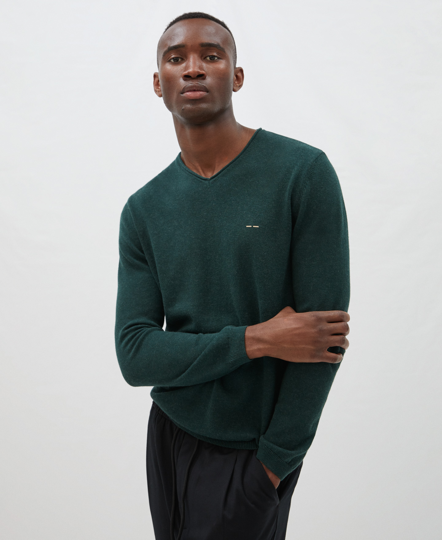 Basic V-neck sweater image number 0
