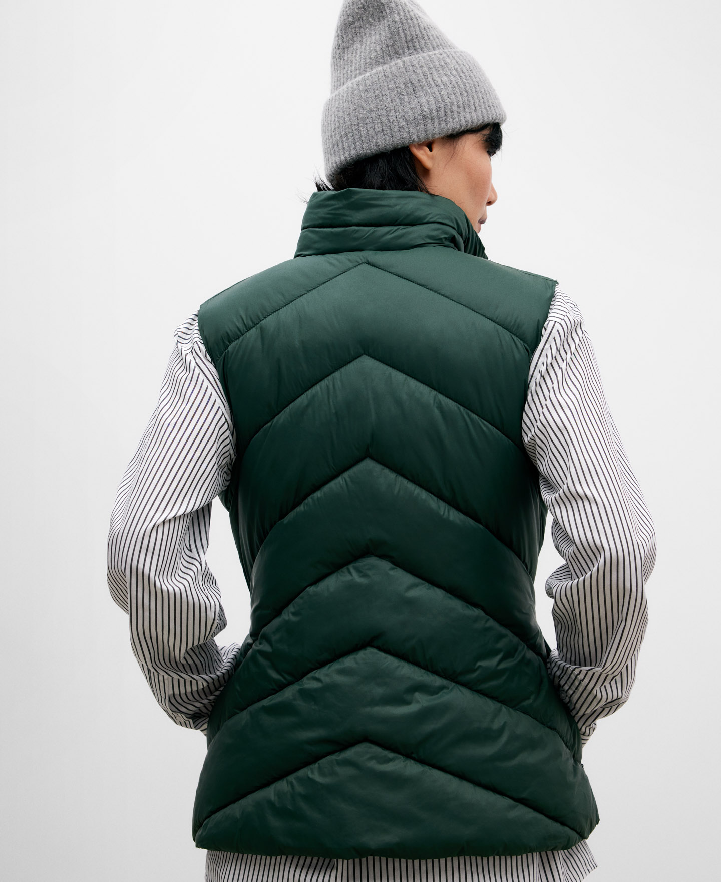 Tight-fitting padded waistcoat for women image number 2