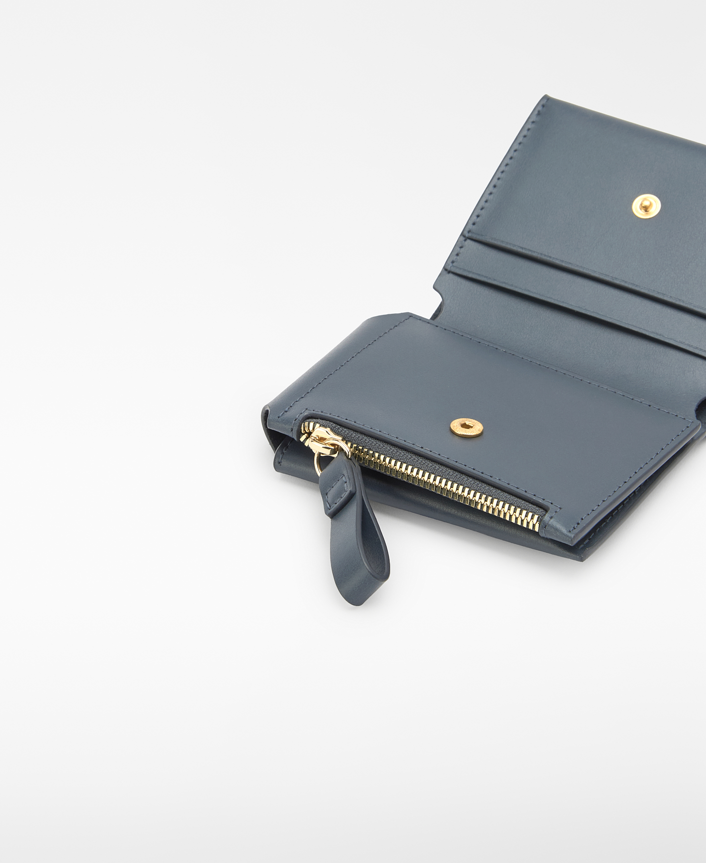 Fold-out leather wallet image number 2