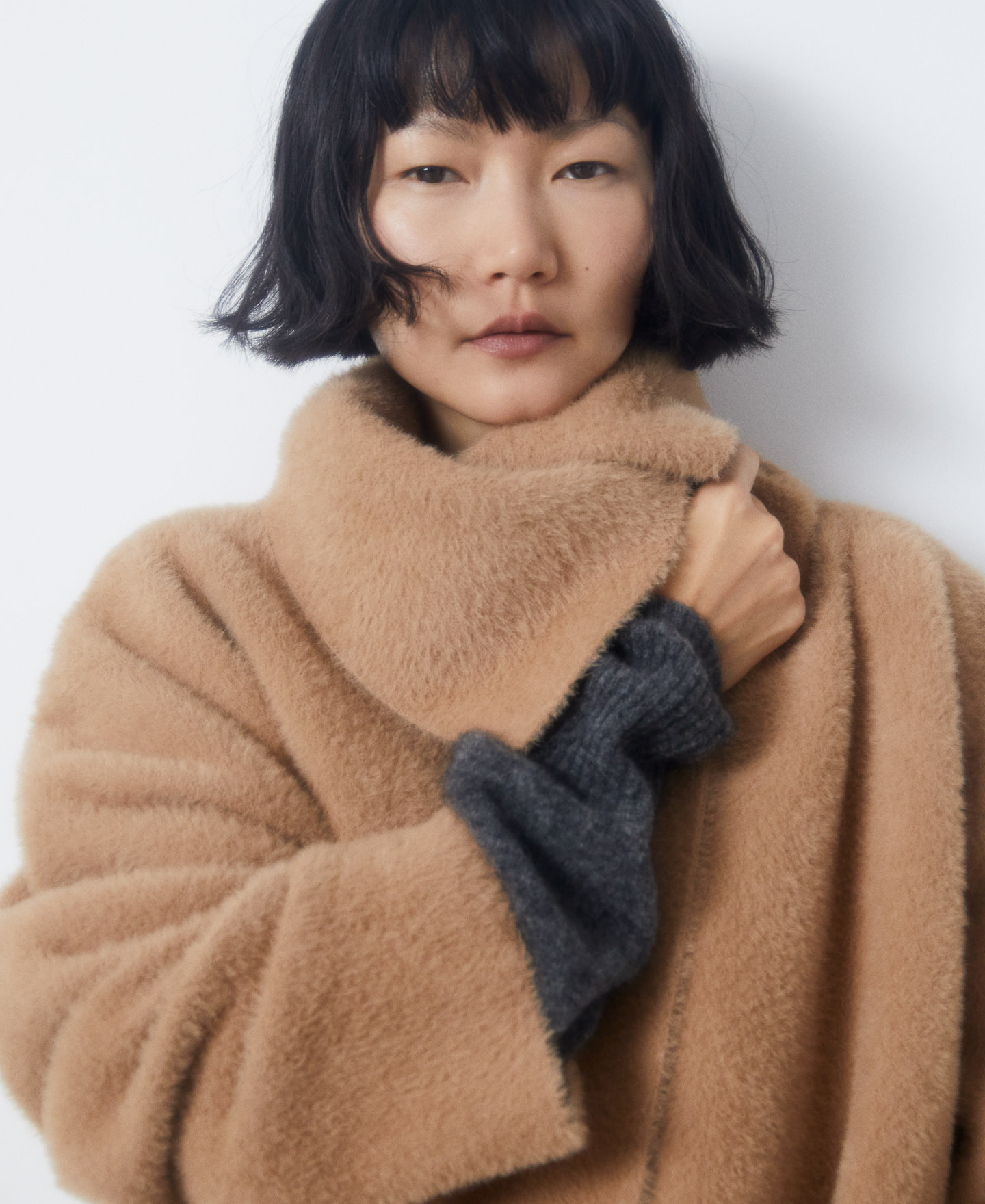 Oversize funnel collar jacket image number 3