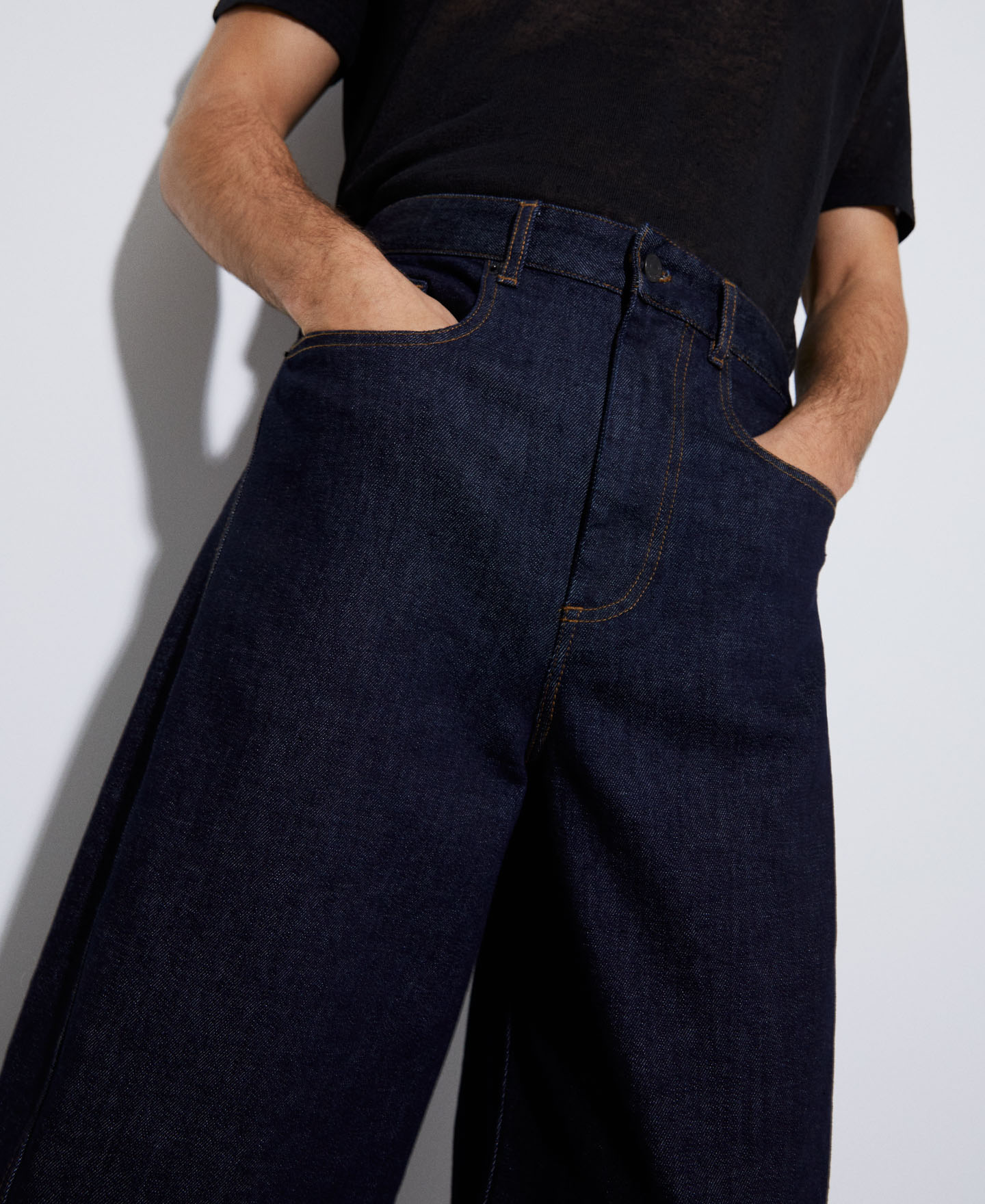 Banana ankle jeans image number 3