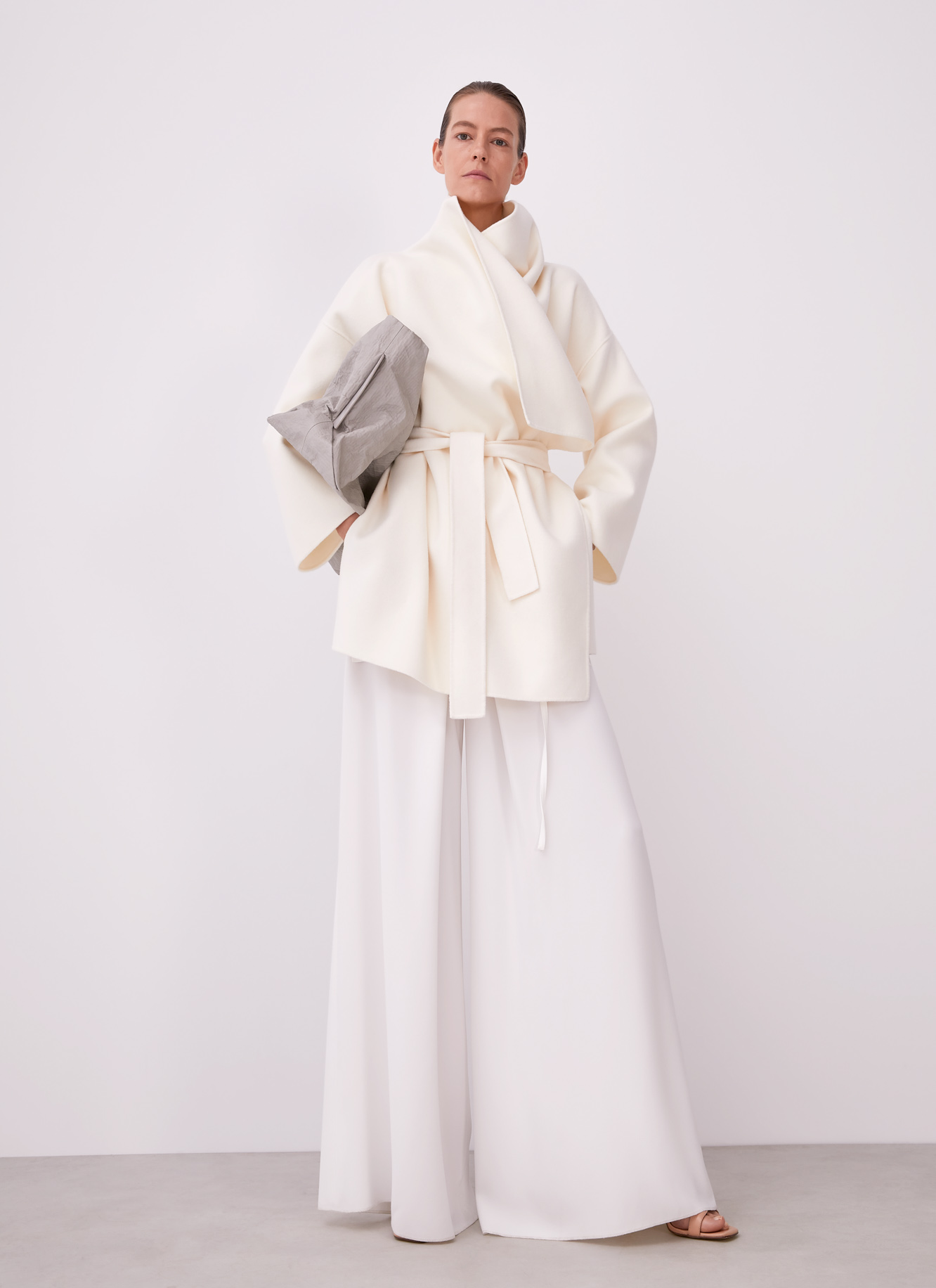 Double face coat with maxi lapels image number 6