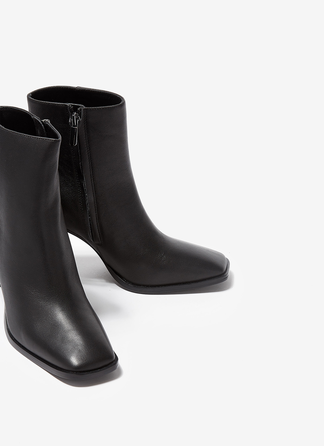 Leather ankle boots with high heel image number 1