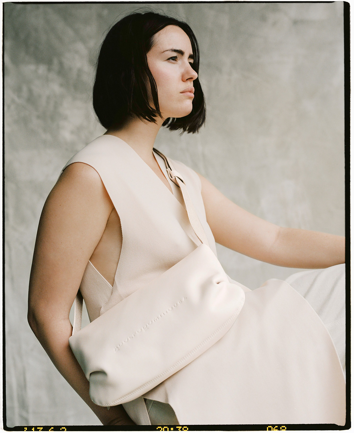 Faux leather medium shoulder bag image number 3