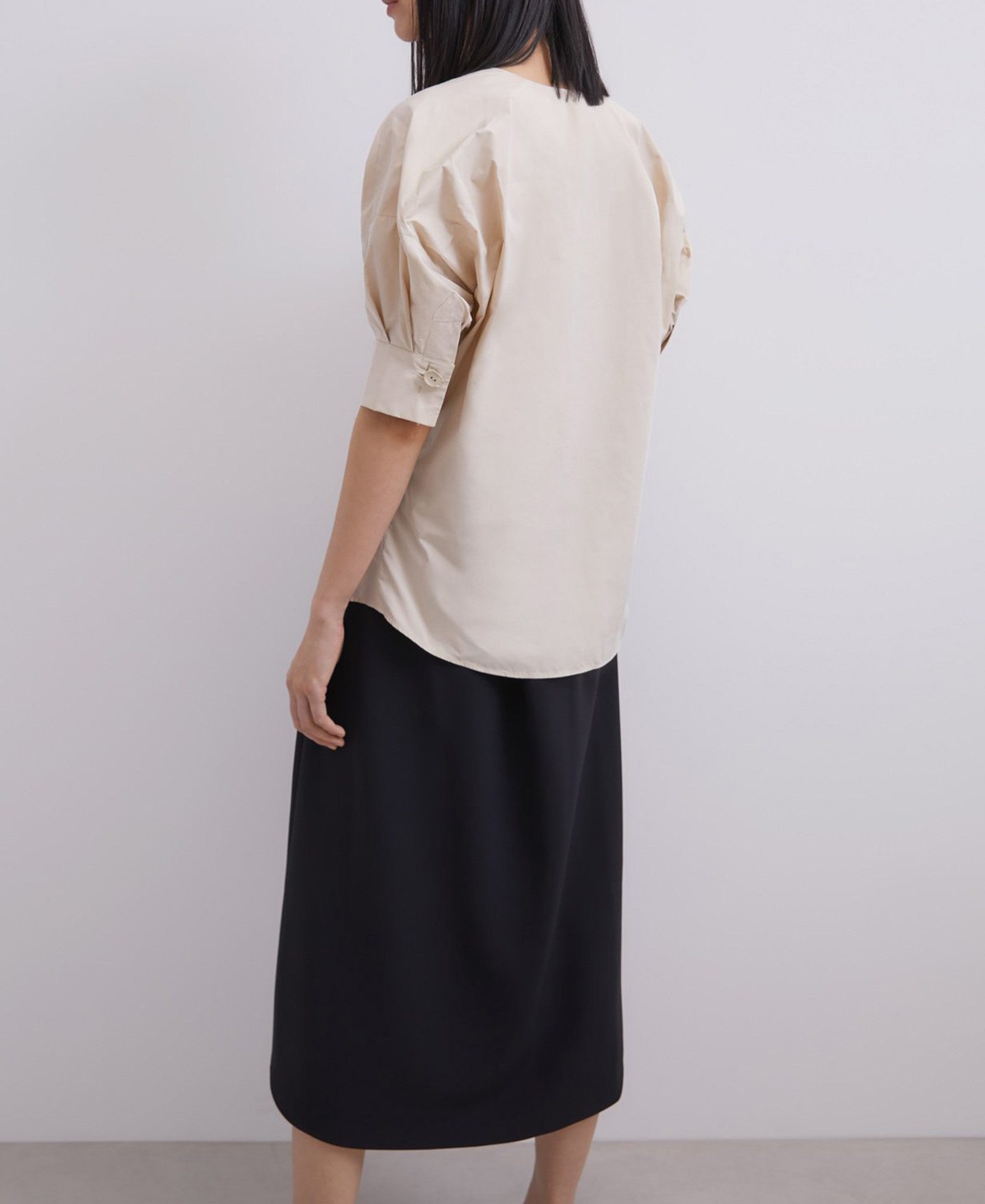 Fluid puffed sleeve shirt image number 1