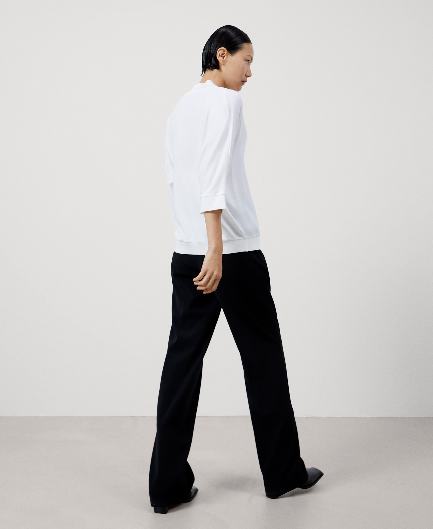 Viscose V-neckline blouse image number 2