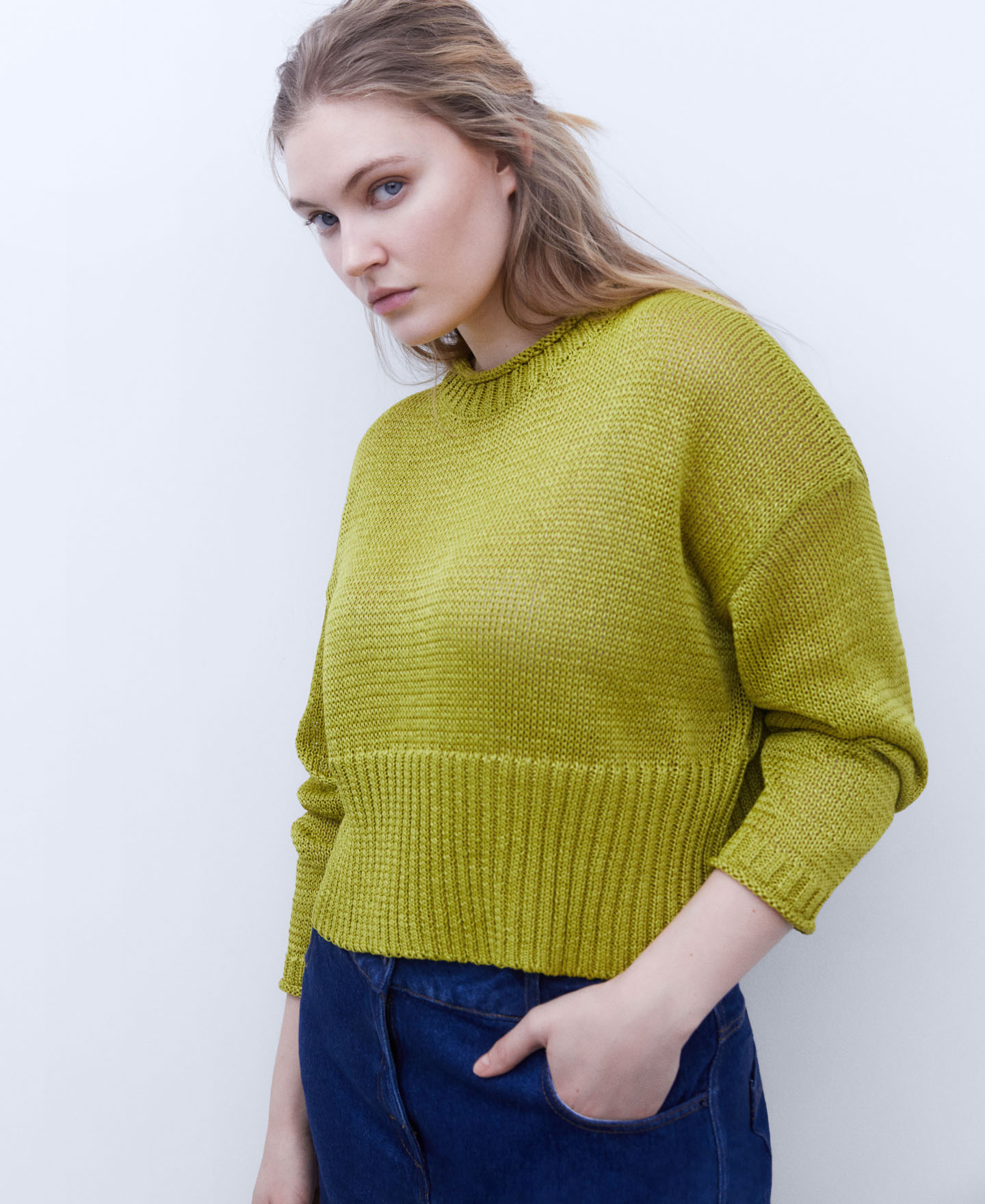 Knitted crop sweater image number 0