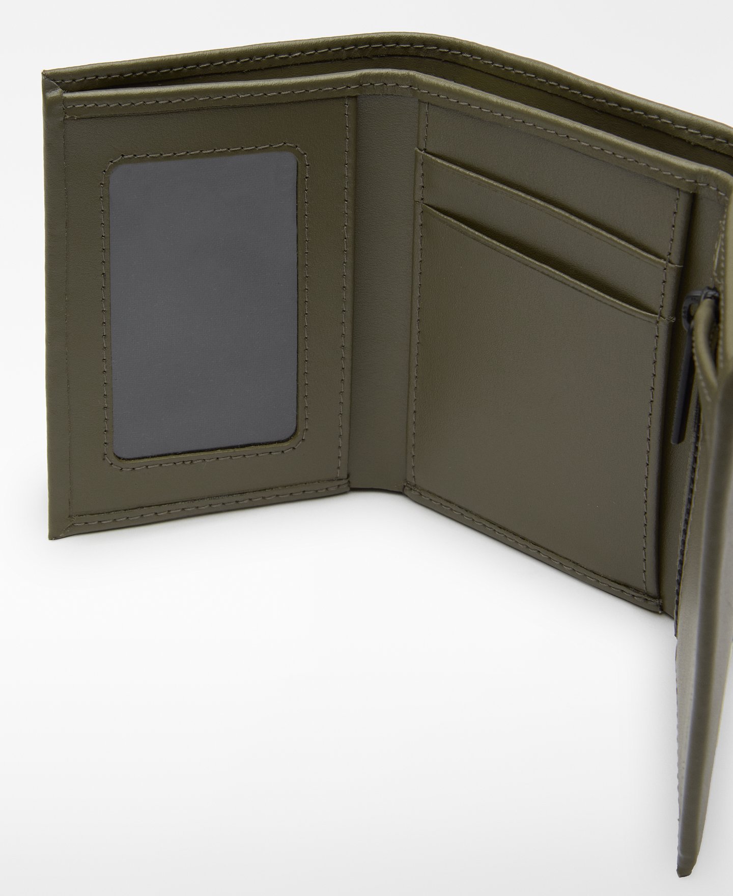 Leather wallet with elastic closure man image number 1