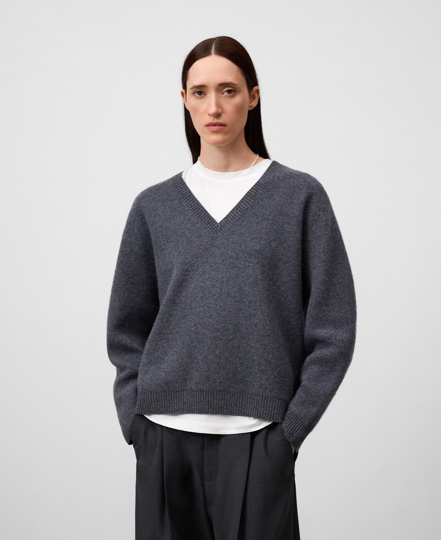 Wool V-neck sweater woman image number 0