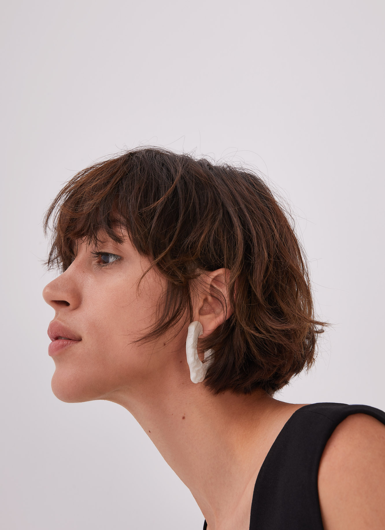 Irregular hoops with stone texture image number 3