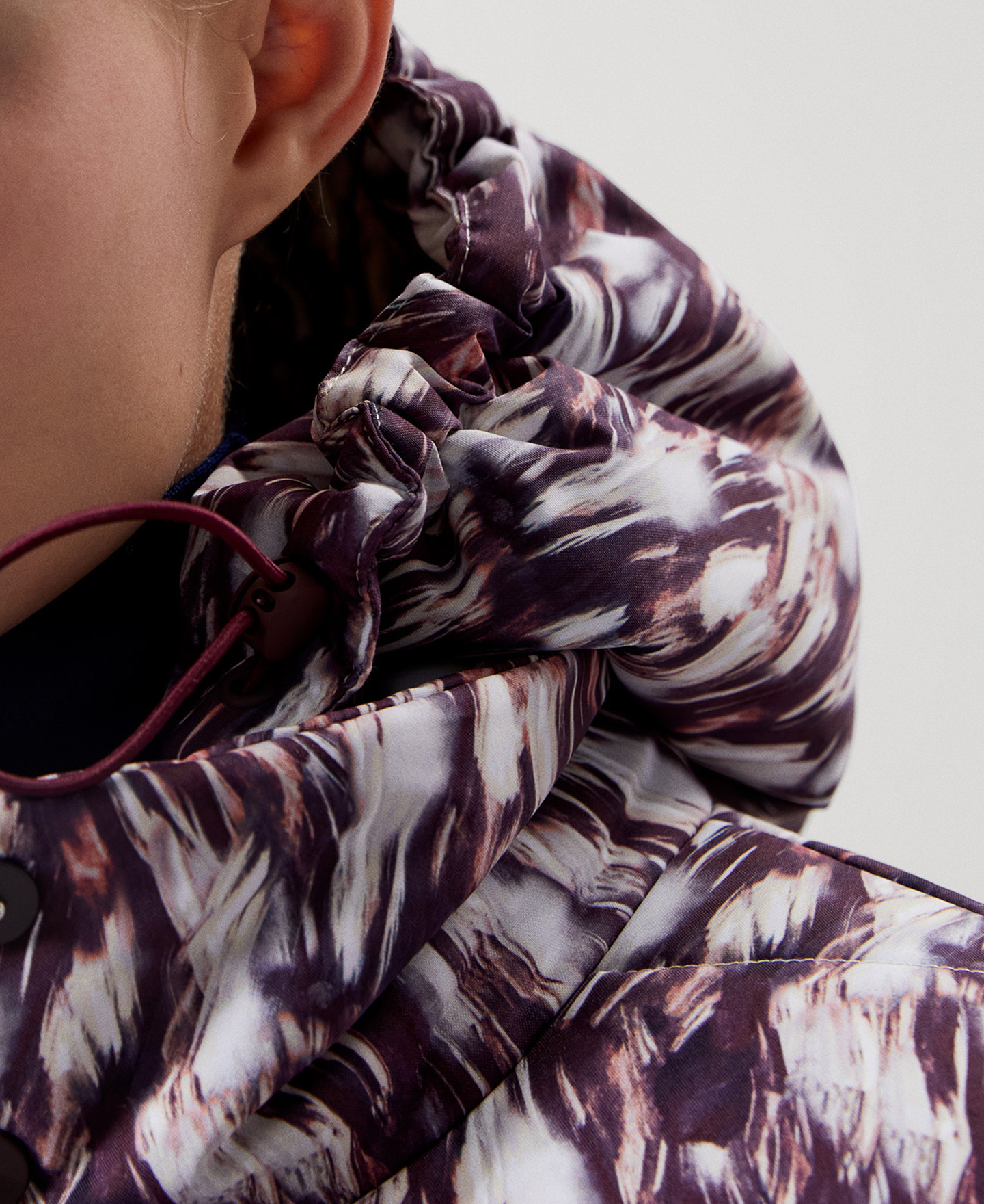 Chaqueta acolchada estampada image number 3