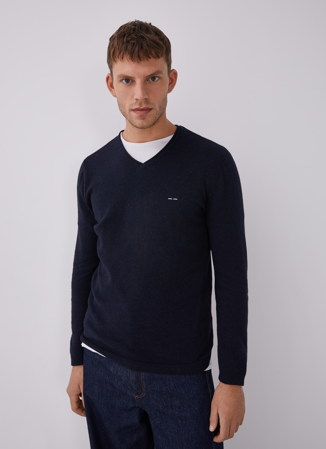 Jersey con cuello pico de rulo image number 0