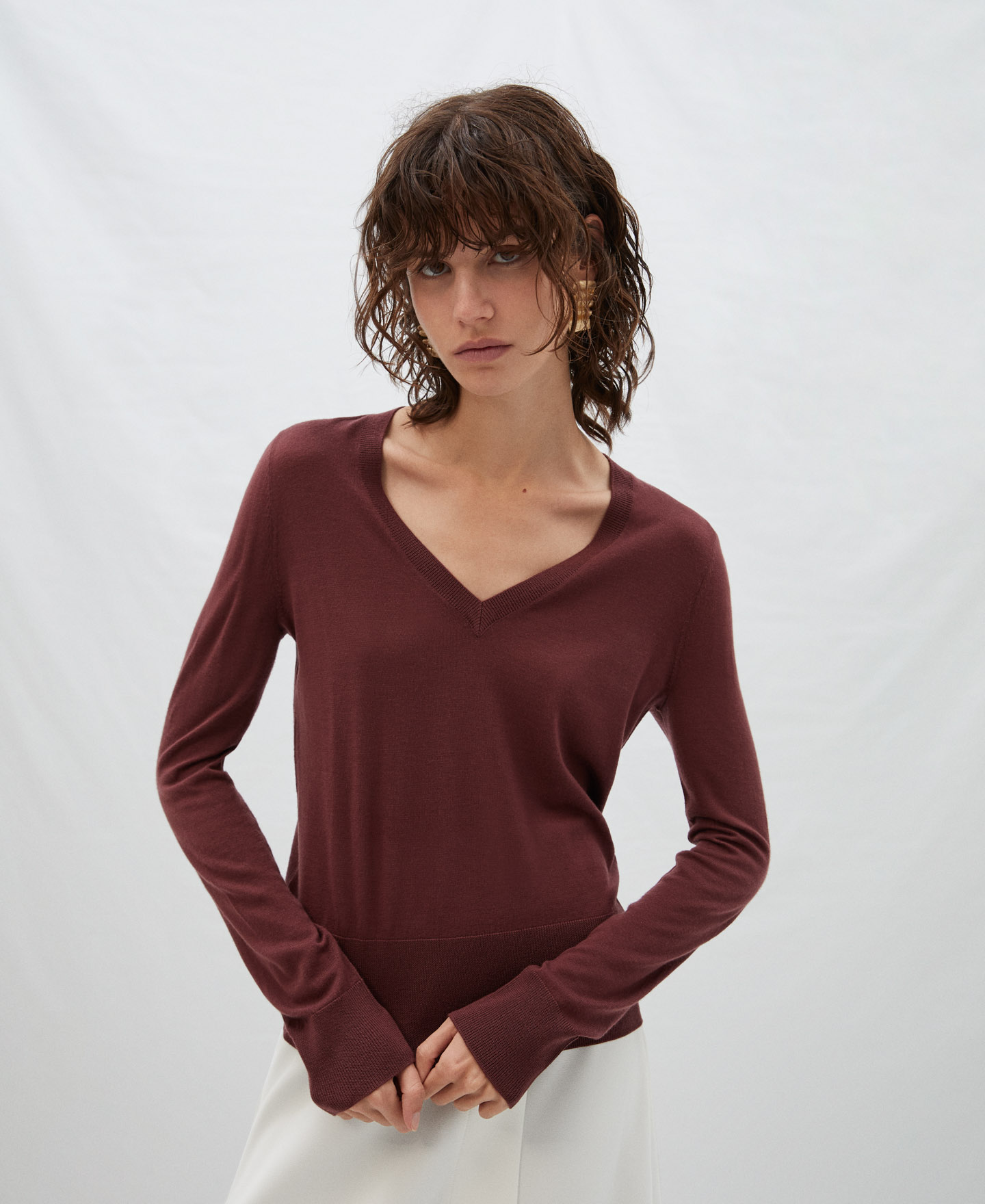 V-neck sweater in merino wool image number 0