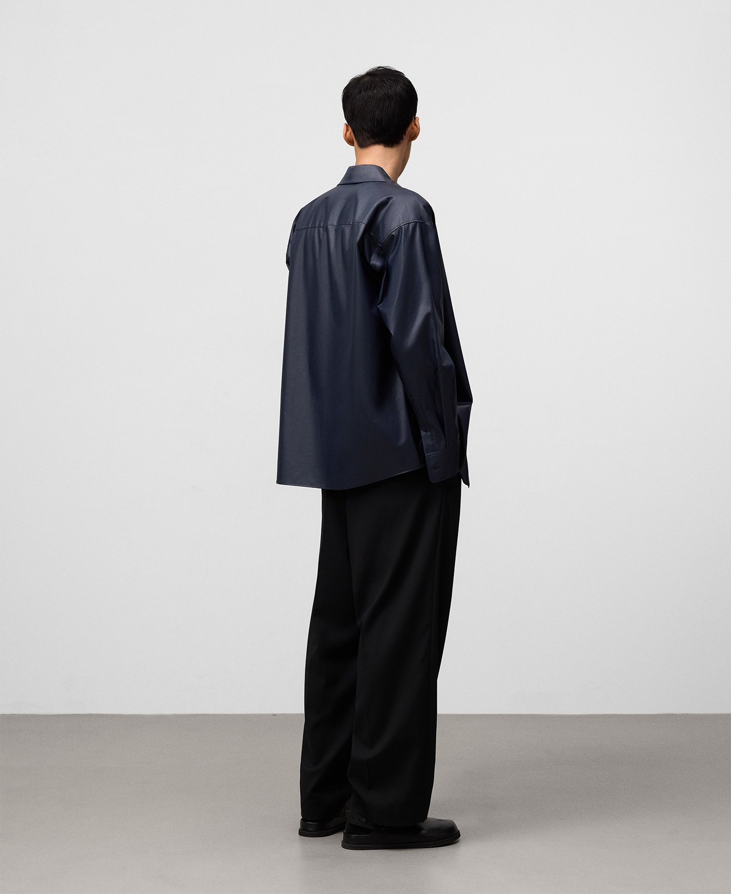 Navy blue oversize shirt man image number 2