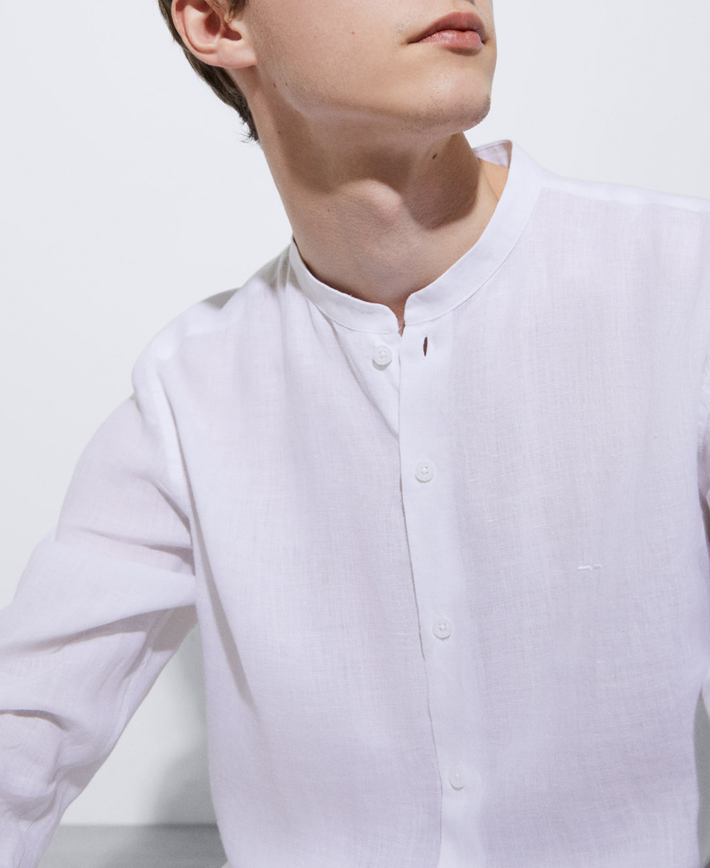 Natural linen mandarin collar shirt image number 3